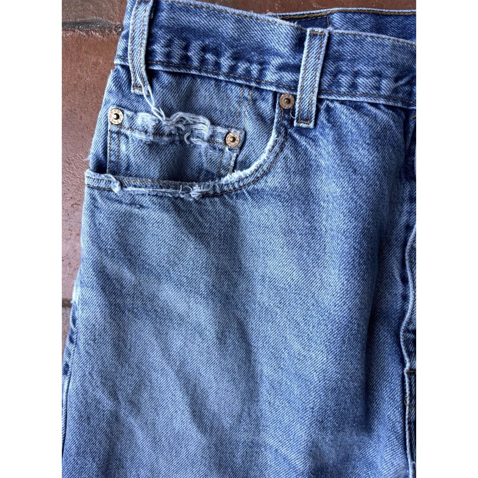 Levi's VINTAGE Levi’s 505 Jeans Men's 36x30 Light Wash Distressed Size US 36 / EU 52 - 5 Thumbnail