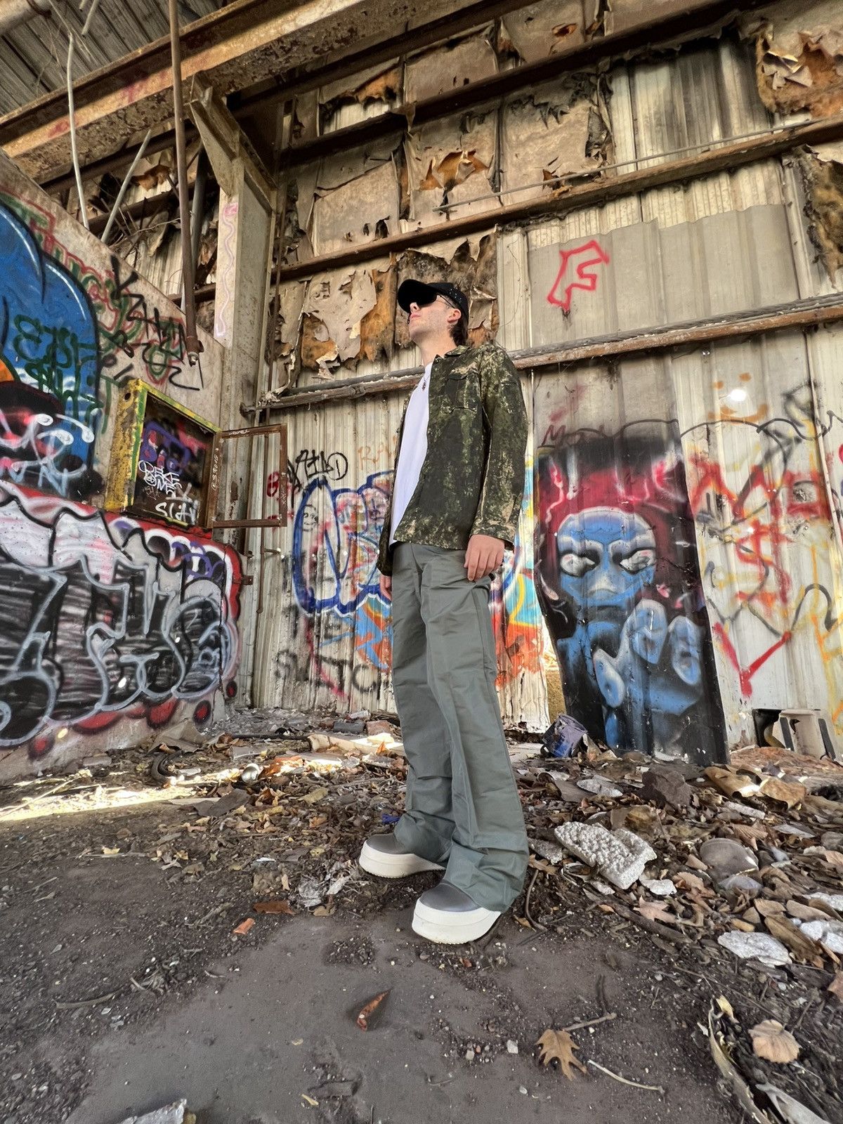 Rick Owens Rick Owens SS18 “Dirt” Sage Soul Train Nylon Trousers Size US 31 - 14 Thumbnail