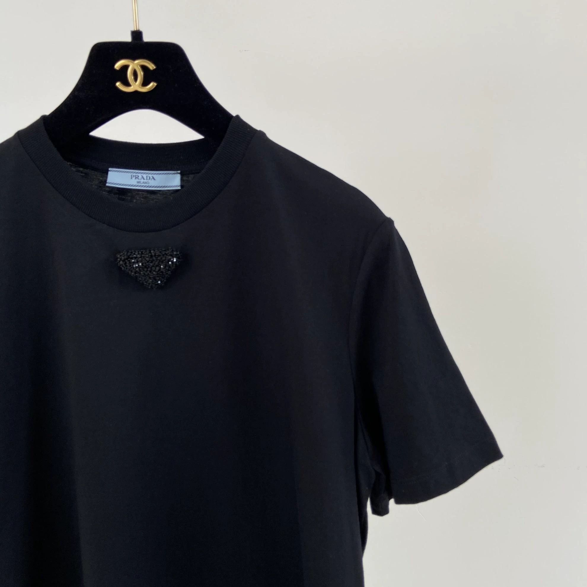 Prada Prada Triangle Beaded Black T-shirt M 8823 Size M / US 6-8 / IT 42-44 - 4 Thumbnail