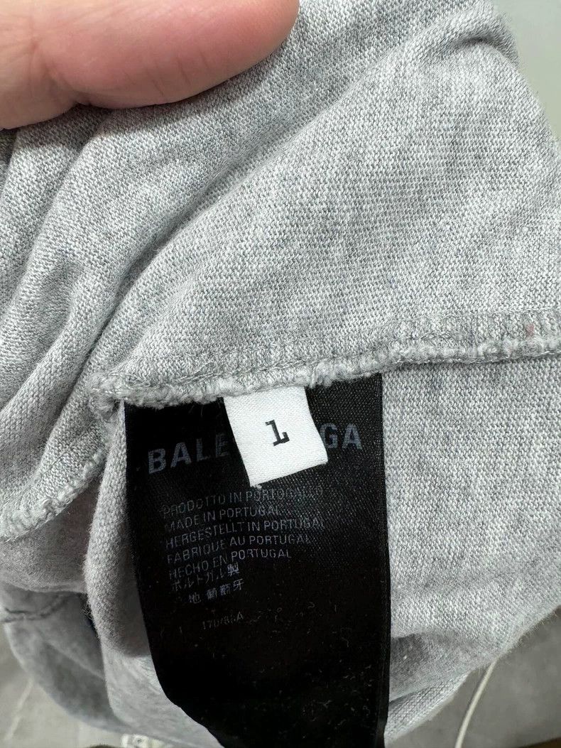 Balenciaga Balenciaga Reversed Letter Relaxed Fit Vintage Crewneck Sh Size US S / EU 44-46 / 1 - 5 Thumbnail