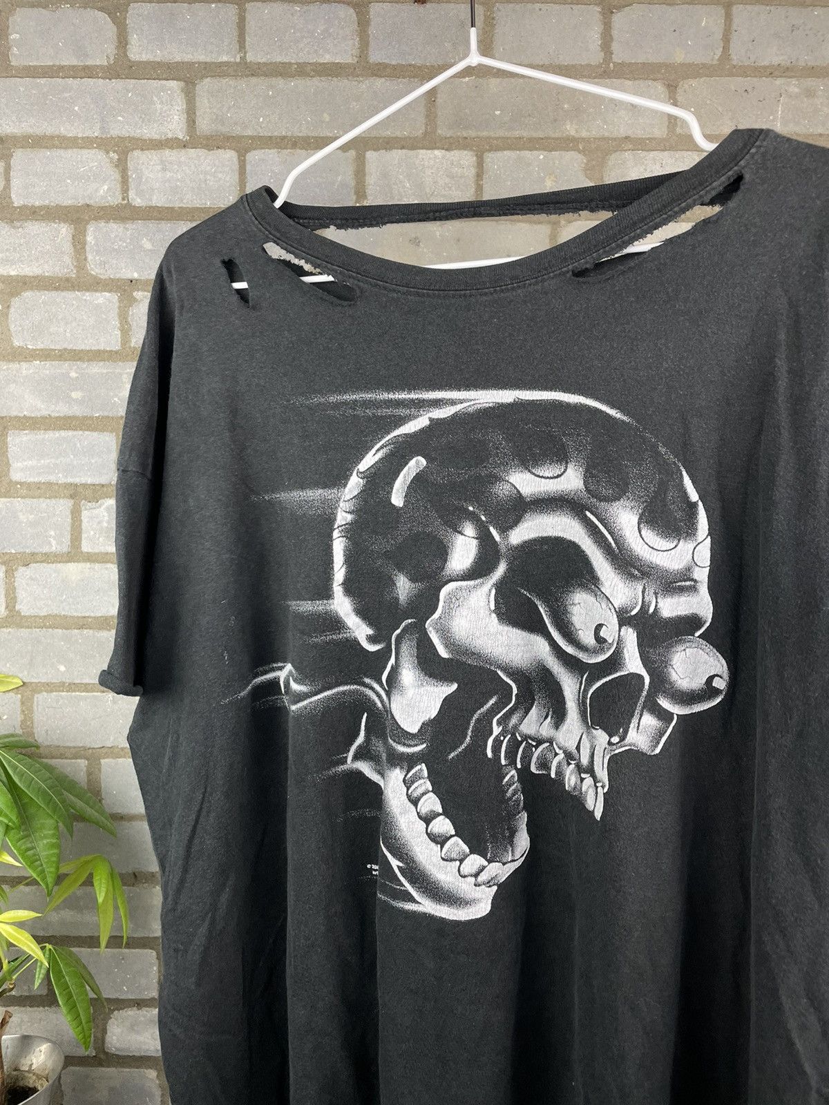 Liquid Blue × Vintage Liquid Blue vintage distressed trashed T-shirt Y2K Size US L / EU 52-54 / 3 - 3 Thumbnail