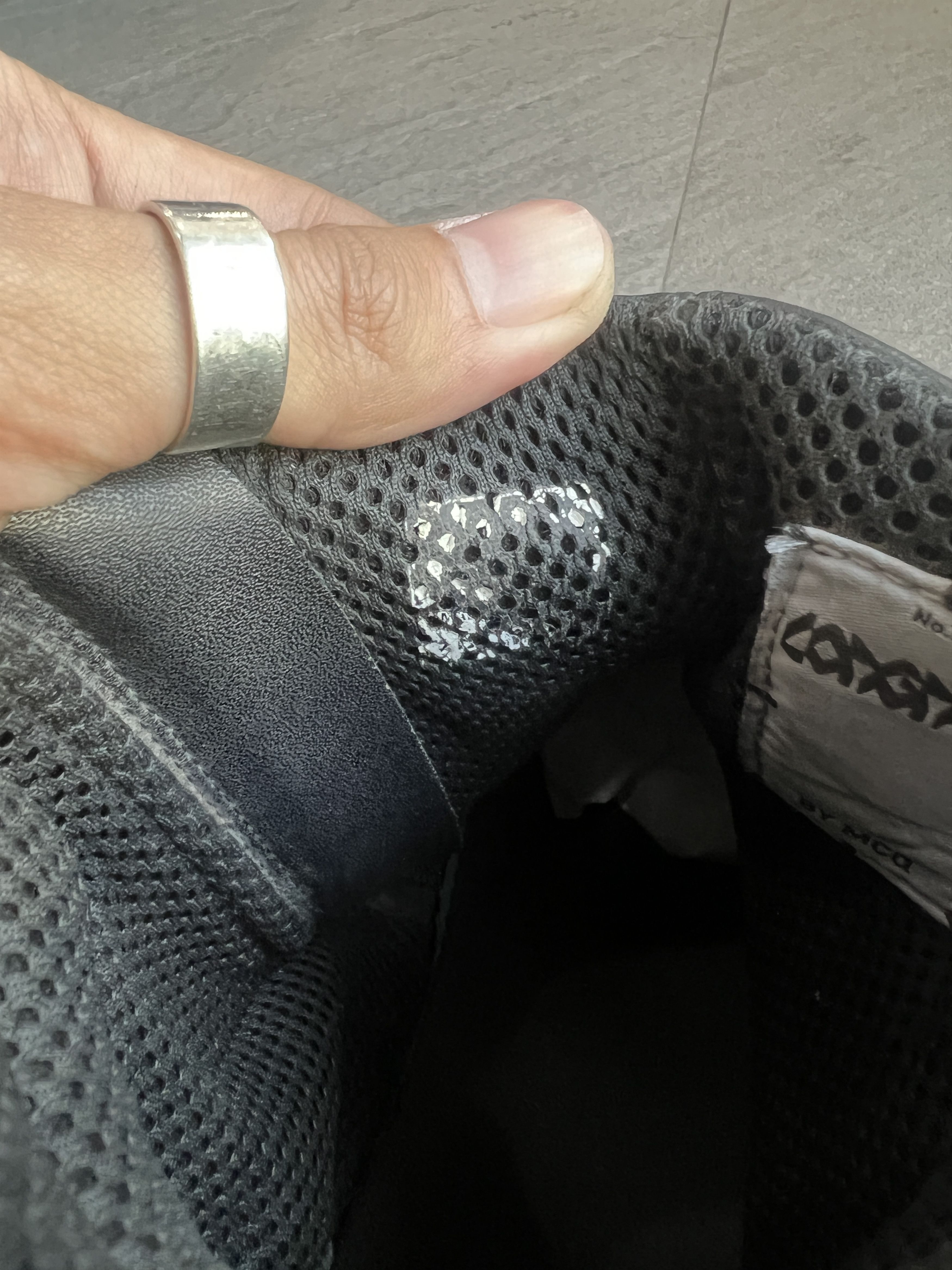 McQ Alexander McQueen McQ Alexander McQueen Chunky Vibram Crimp Chelsea Boots Size US 11 / EU 44 - 7 Thumbnail