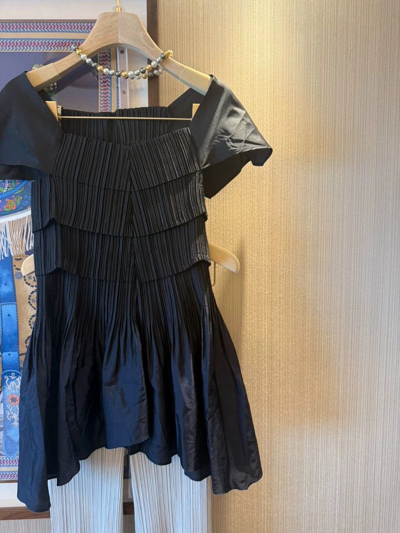 Issey Miyake Issey Miyake A black main line high-end skirt skirt dress Size S / US 4 / IT 40 - 2 Thumbnail
