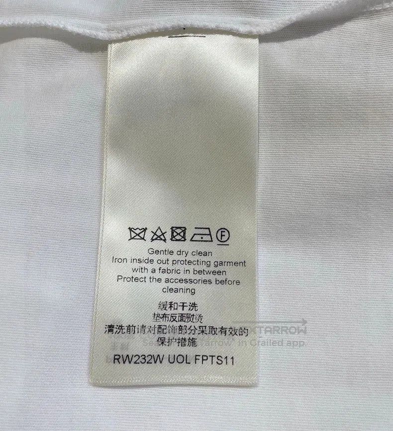 Louis Vuitton Louis Vuitton LV Logo Print Crewneck Tee. Size US XS / EU 42 / 0 - 7 Thumbnail