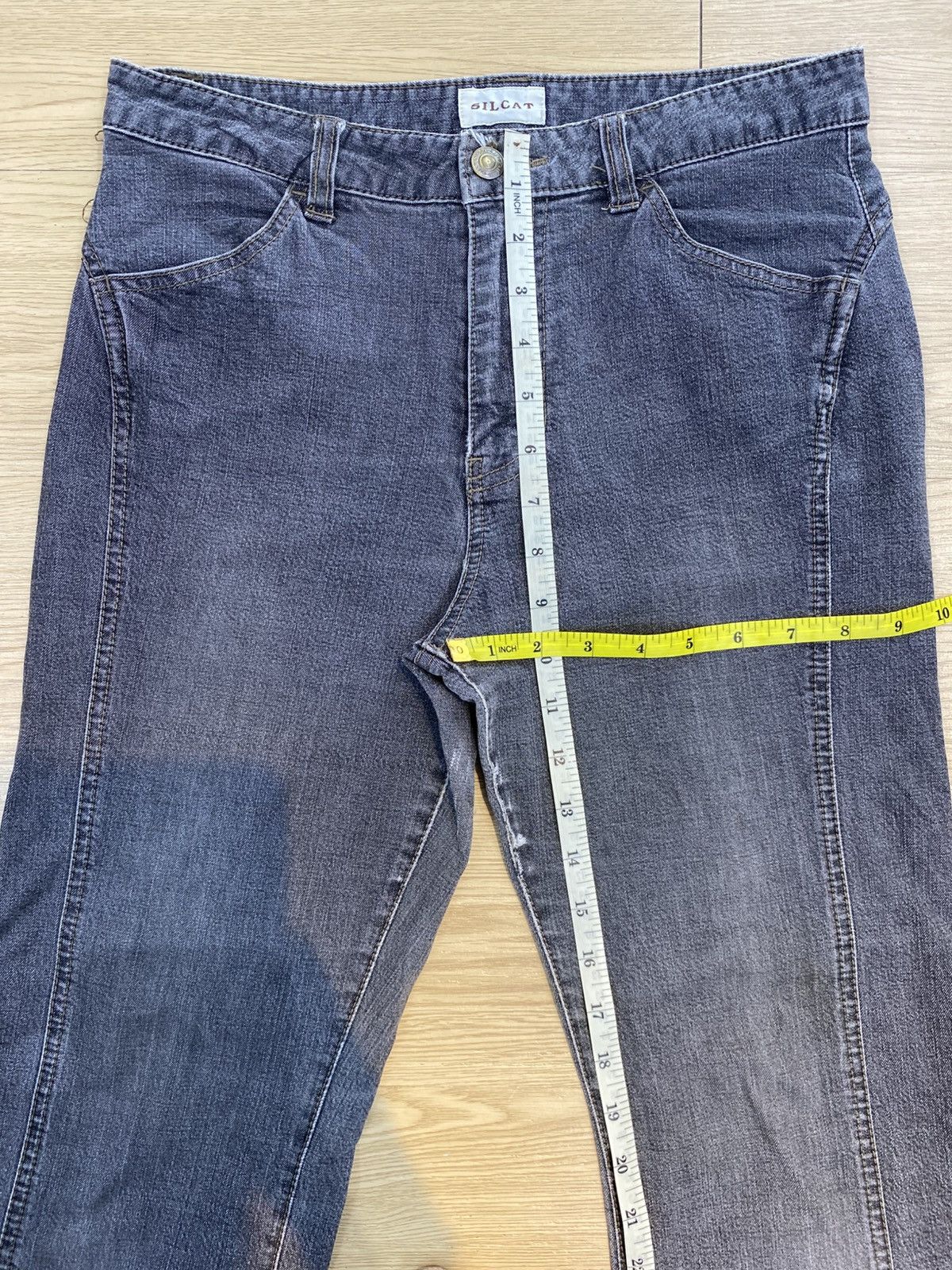 Japanese Brand Vintage Japanese Brand Embroidery Flaired Jeans Size US 29 - 14 Thumbnail