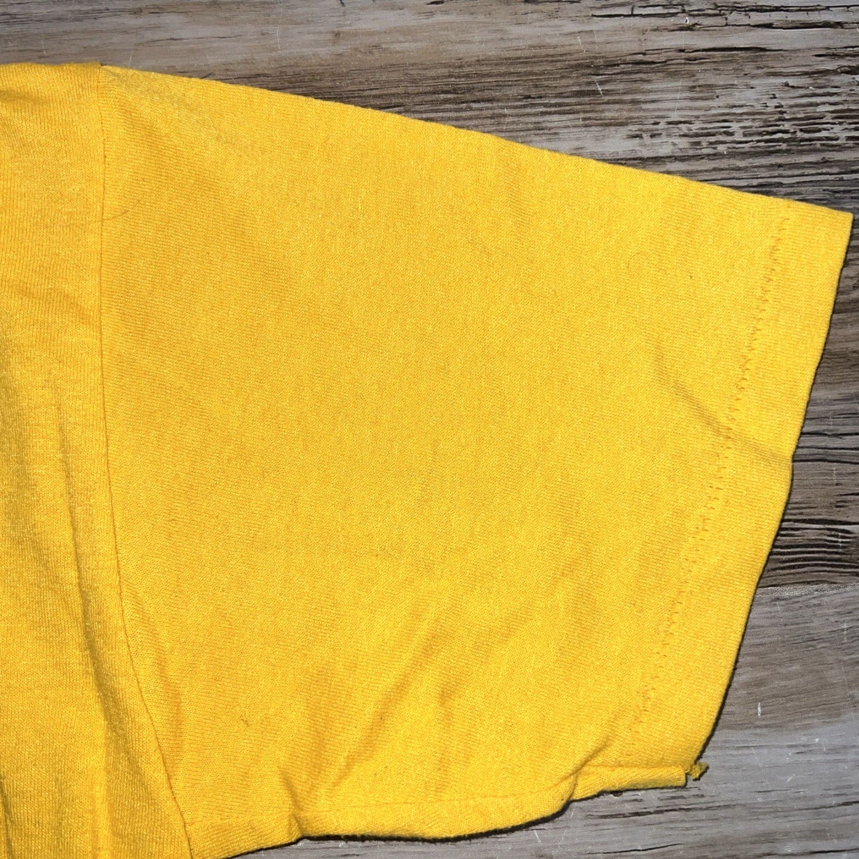 Russell Athletic VINTAGE Russell Athletic T-Shirt Mens M Yellow USA Parachute SKYDIVING WARNING SINGLE STITCH Stitch Size US M / EU 48-50 / 2 - 6 Thumbnail