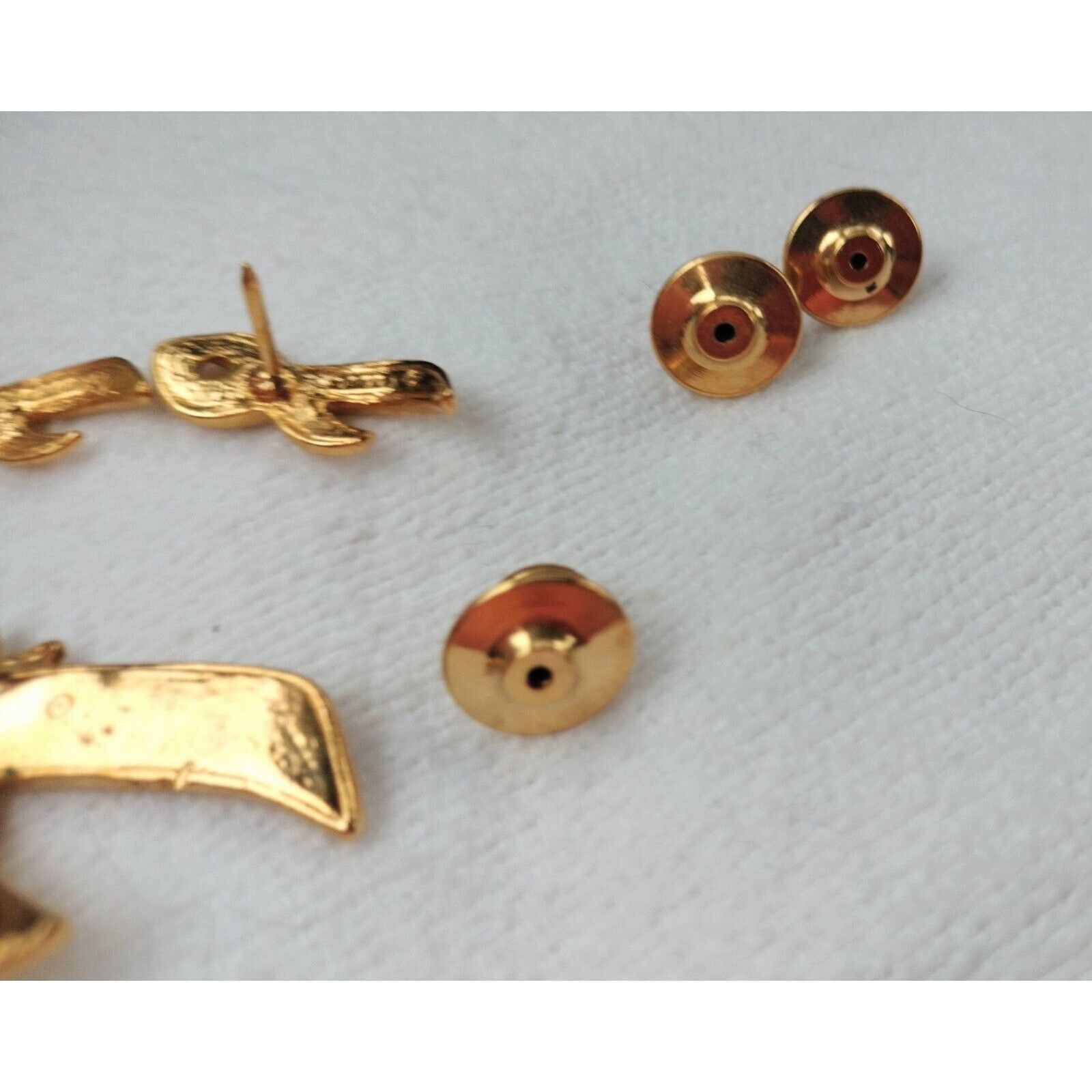 Vintage Avon Breast Cancer Awareness Pin Earring Set Rose Pink Ribbo Size ONE SIZE - 14 Thumbnail