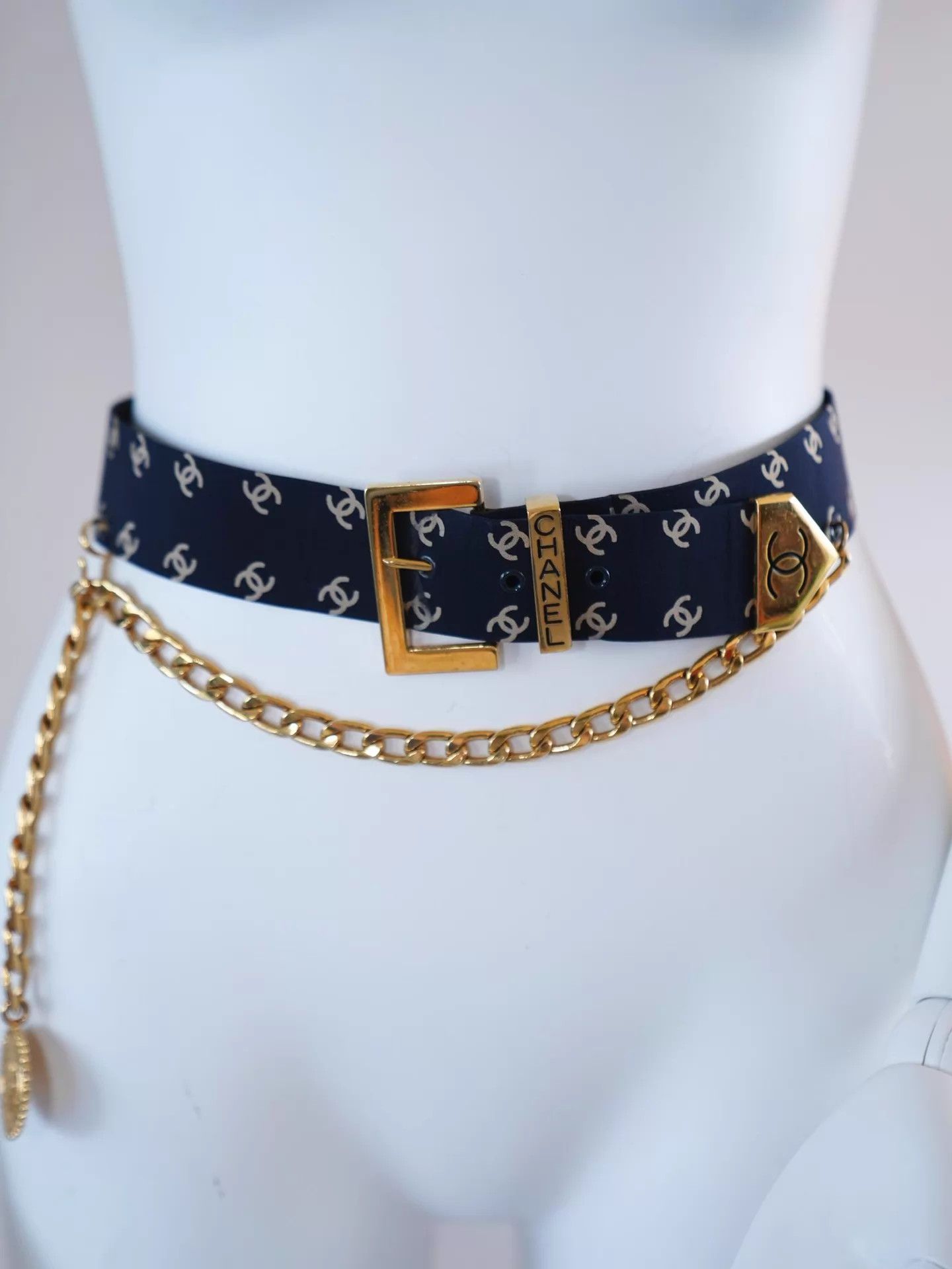 Chanel Chanel Vintage Navy Blue All-Over CC Logo Belt 75/30 SM Size ONE SIZE - 5 Thumbnail