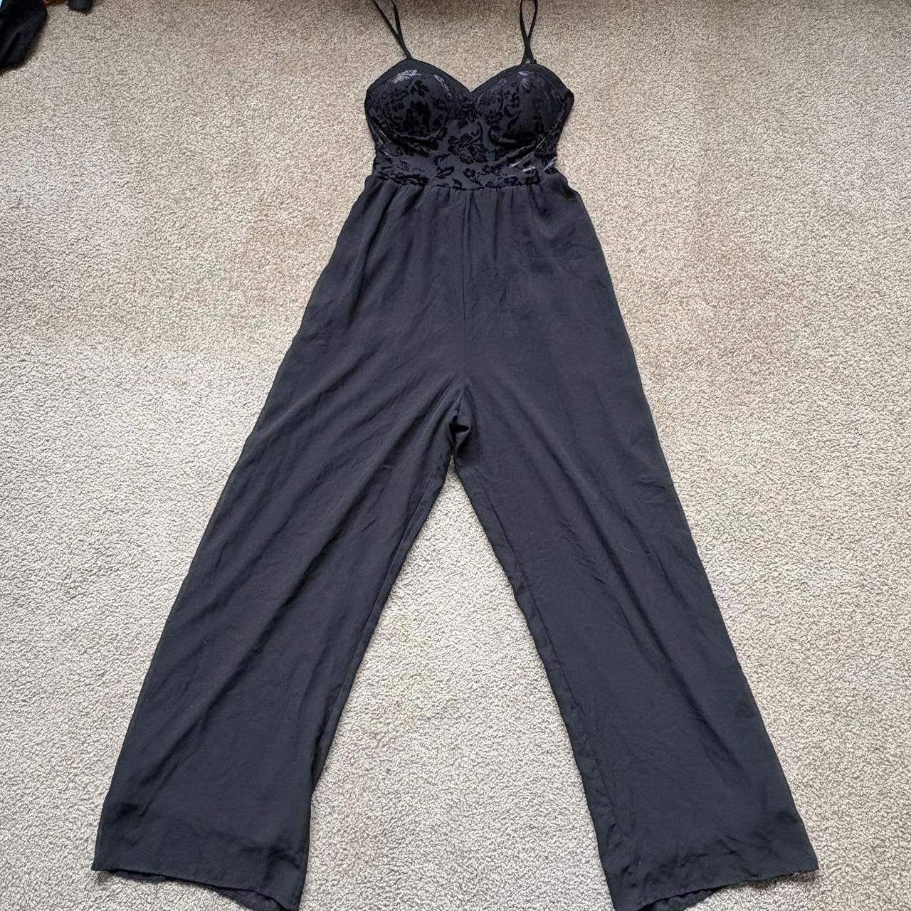 Designer Flowy Jumpsuit With Lacy Floral Top Size 28" / US 6 / IT 42 - 1 Thumbnail