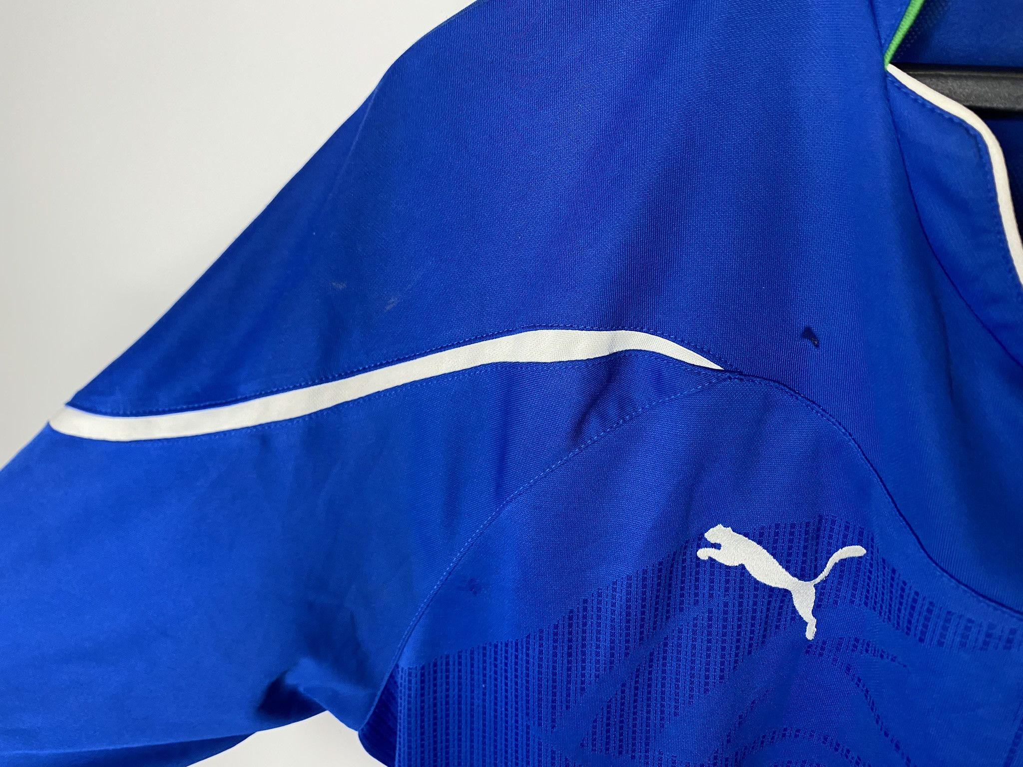 Puma ITALY TEAM 2009 2012 HOME FOOTBALL SHIRT SOCCER JERSEY Size US XL / EU 56 / 4 - 7 Thumbnail