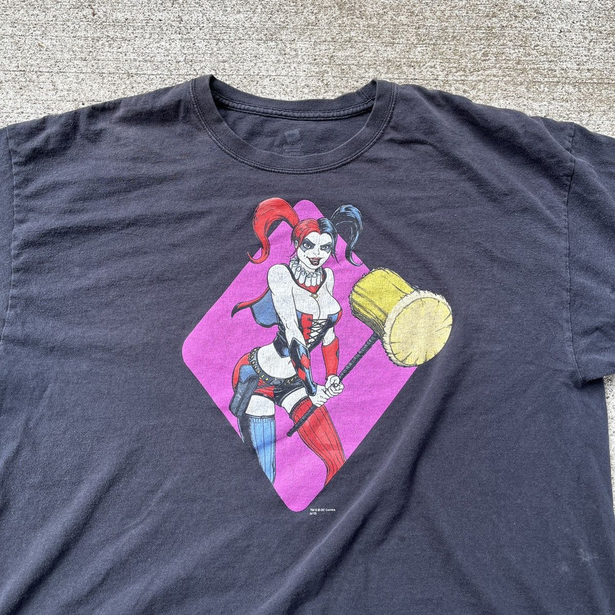 Vintage Vintage Harley Quin Cropped Graphic T-Shirt Size 2XL Size US XXL / EU 58 / 5 - 3 Thumbnail