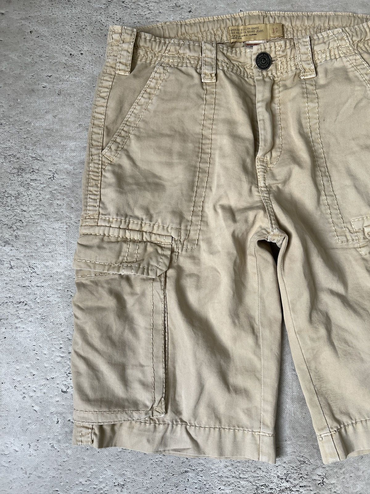 True Religion True religion long rap cargo shorts y2k stylle Size US 30 / EU 46 - 2 Thumbnail