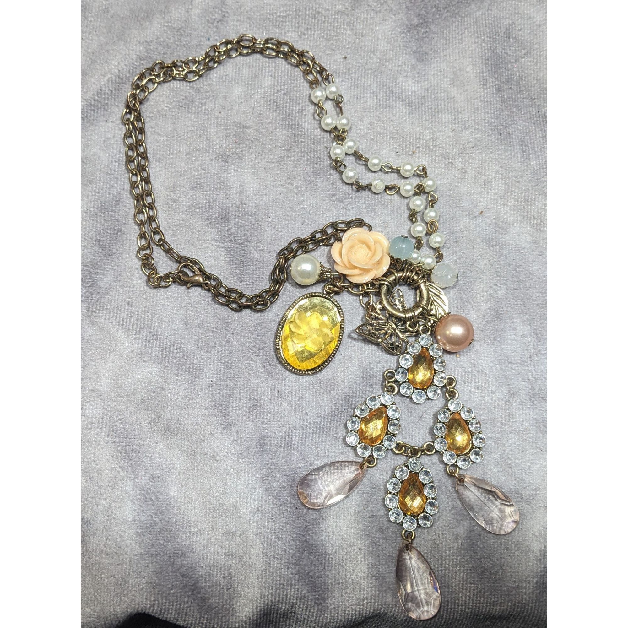 Other Vintage Victorian Style Floral Cluster Charm Pendant Necklac Size ONE SIZE - 6 Thumbnail