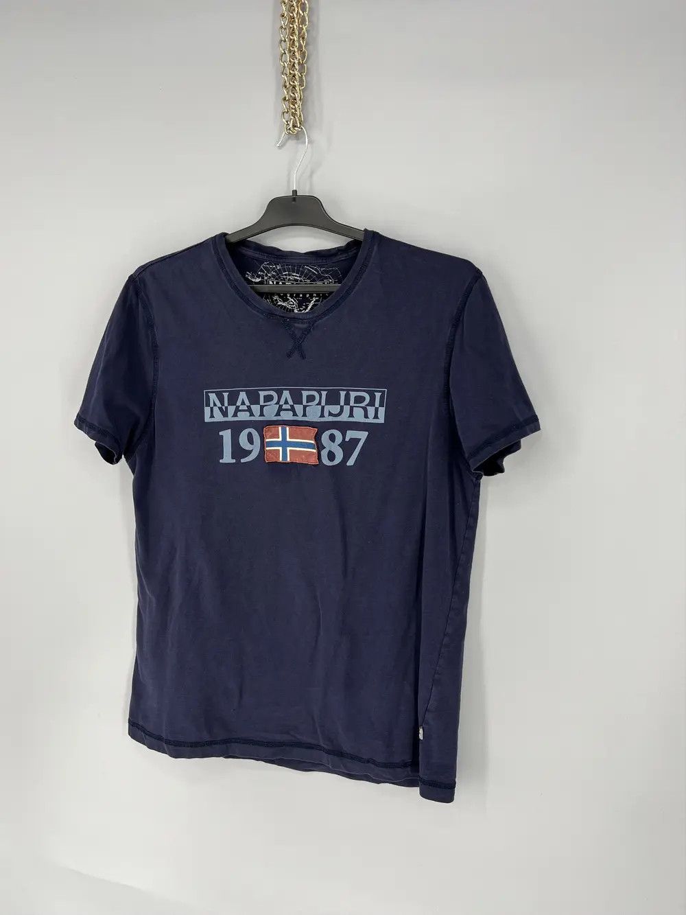 Vintage Vintage Napapijri Geographic Designer Fashion Style Shirt Size US L / EU 52-54 / 3 - 3 Thumbnail