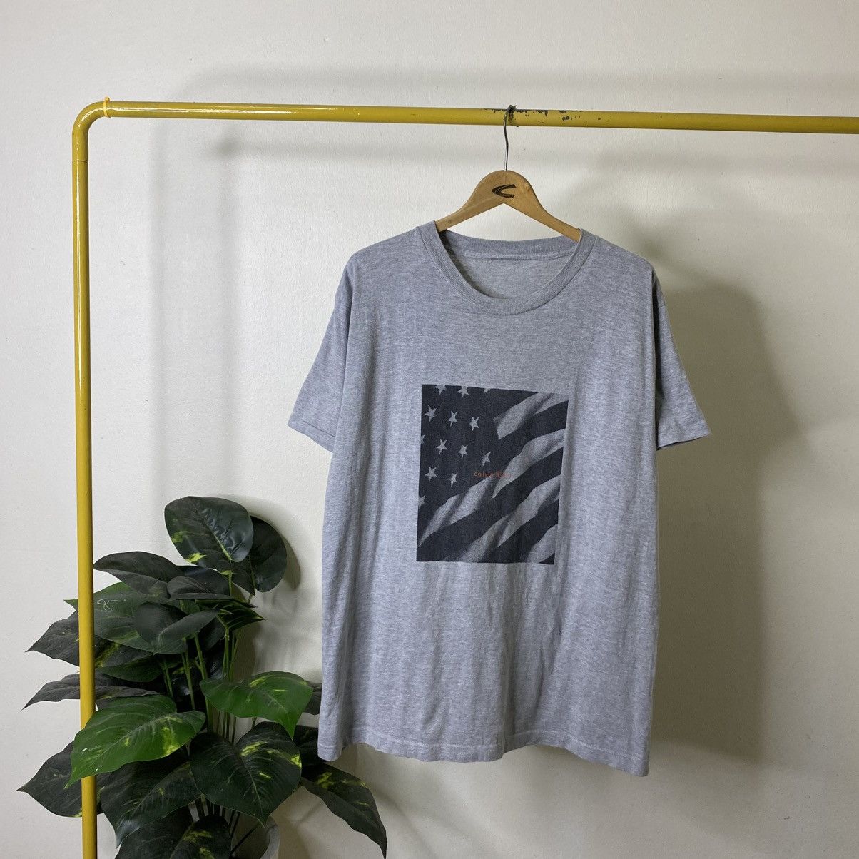 Calvin Klein Vintage 1990s Calvin Klein USA Flag Graphic T Shirt Size US L / EU 52-54 / 3 - 1 Thumbnail