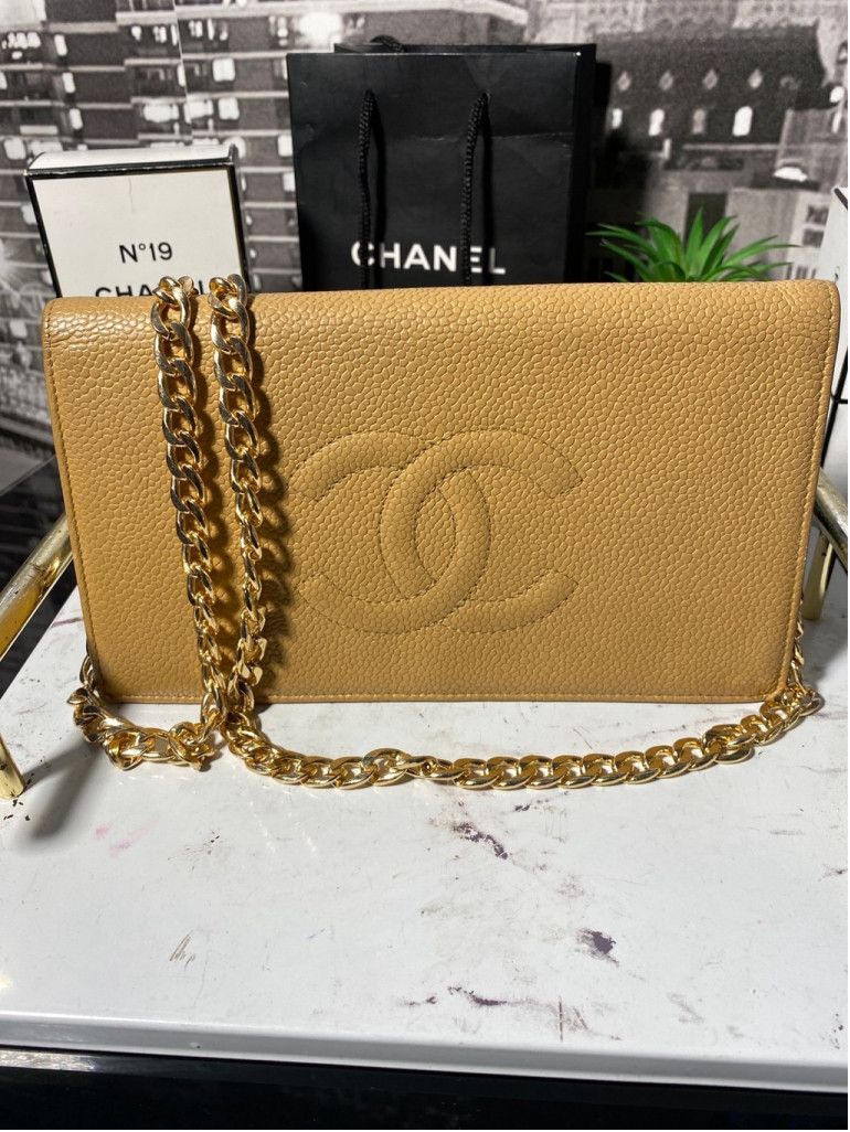 Chanel Authentic CHANEL CC Logo Caviar Long Bifold Wallet Size ONE SIZE - 2 Thumbnail