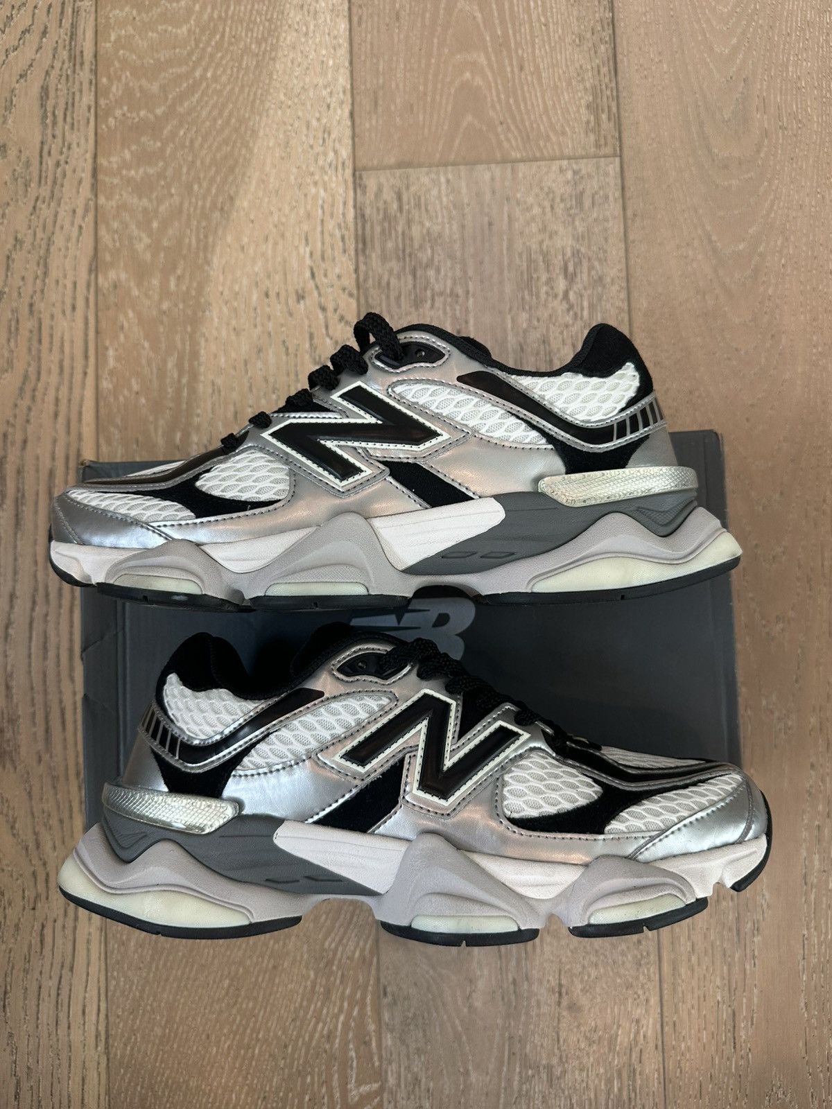 New Balance New Balance 9060 Shoe Palace Metallic Size US 10 / EU 43 - 4 Thumbnail
