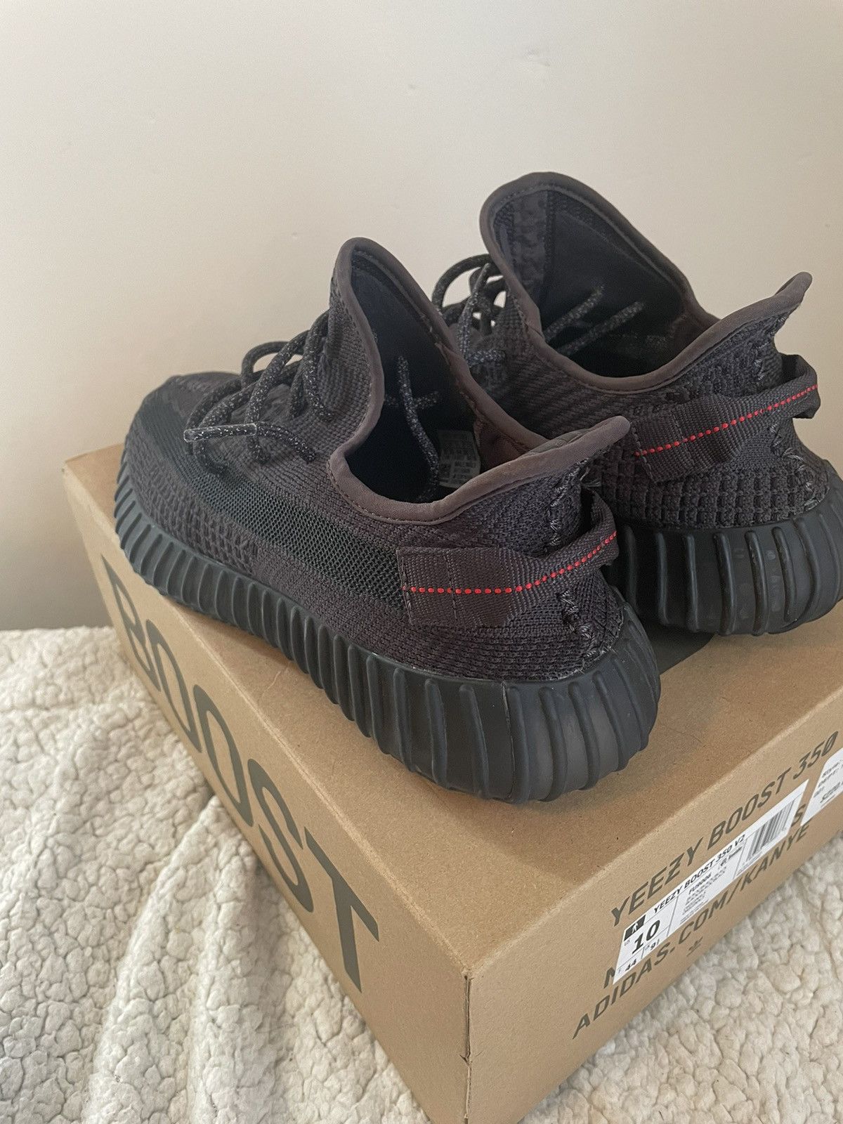 Adidas Yeezy 350 v2 non-reflective Size US 10 / EU 43 - 5 Thumbnail