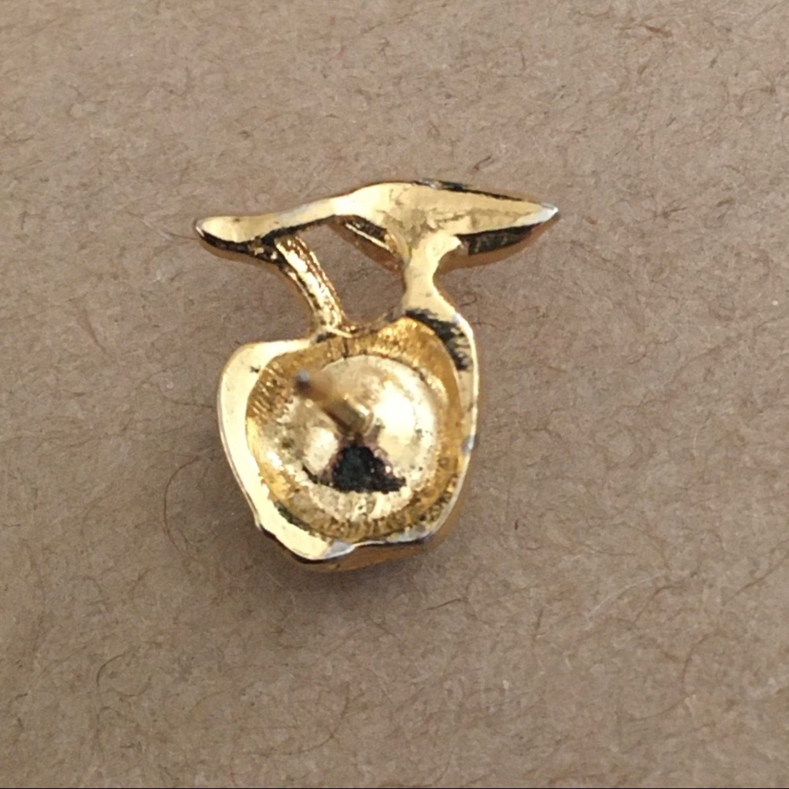 Vintage Vintage gold tone apple tac pin tie pin Size ONE SIZE - 2 Thumbnail