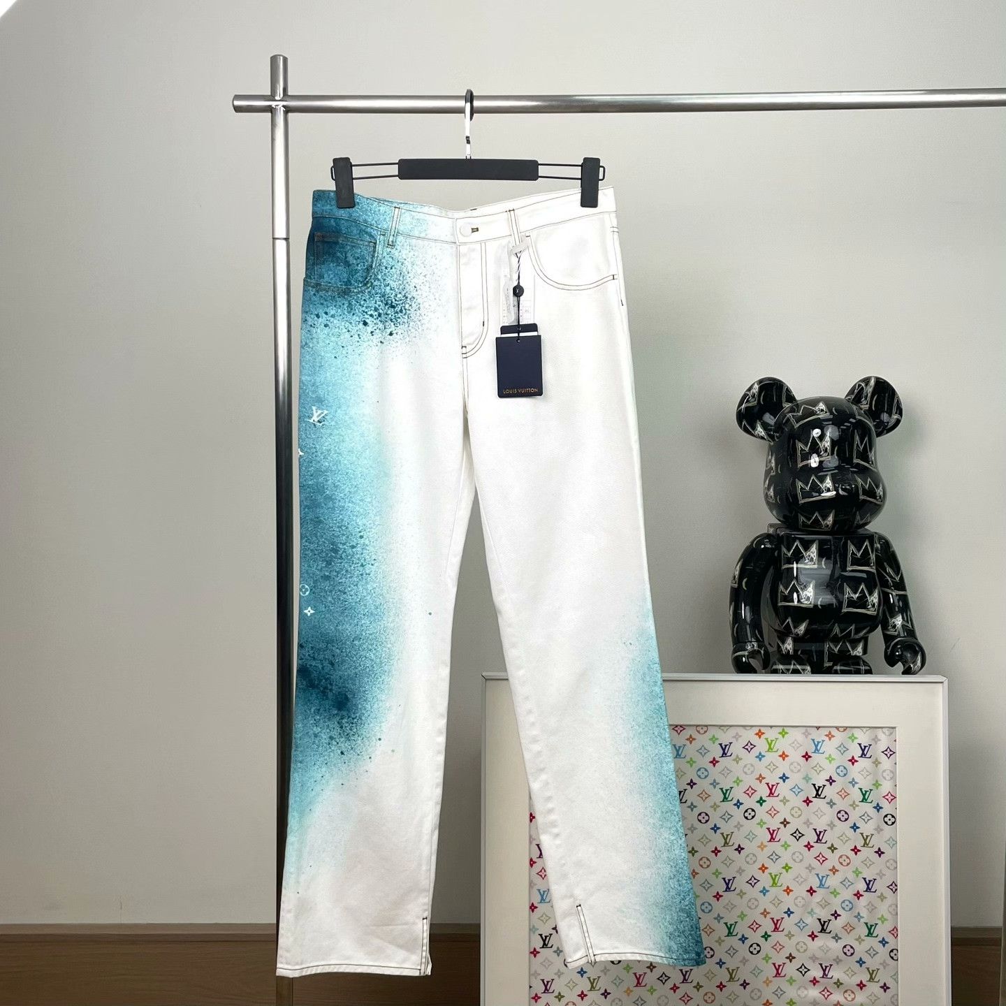 Louis Vuitton Louis Vuitton Retro Printed Denim Jeans 34 Men Size US 34 / EU 50 - 1 Thumbnail