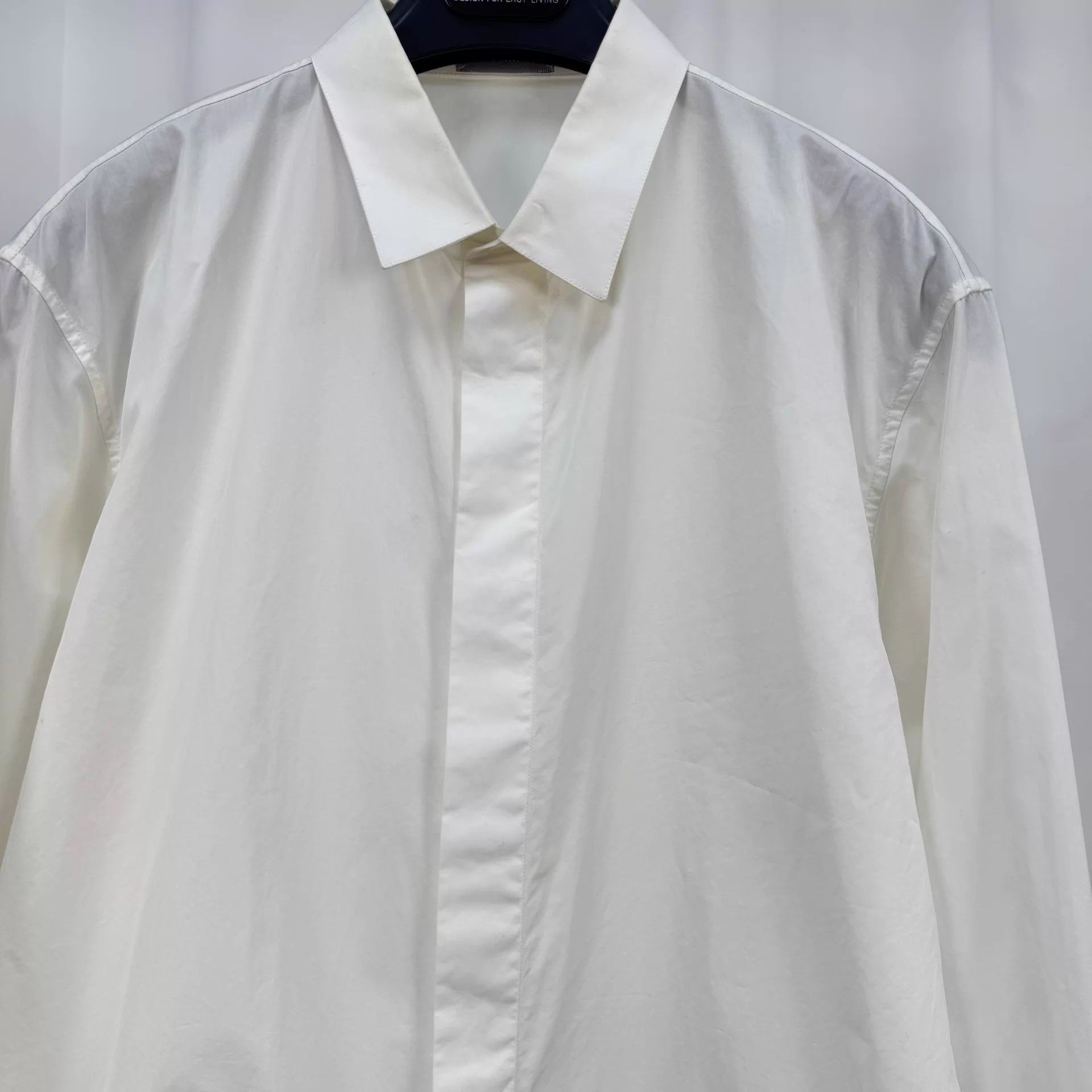 Dior Dior Gold Embroidered Bee Shirt 41 L 95 Collar Stain Size US L / EU 52-54 / 3 - 3 Thumbnail