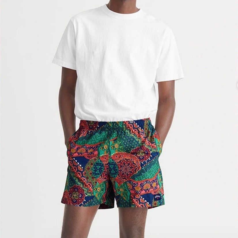 Noah Noah Italian Nylon Paisley Baggie Shorts M Size US 32 / EU 48 - 1 Thumbnail