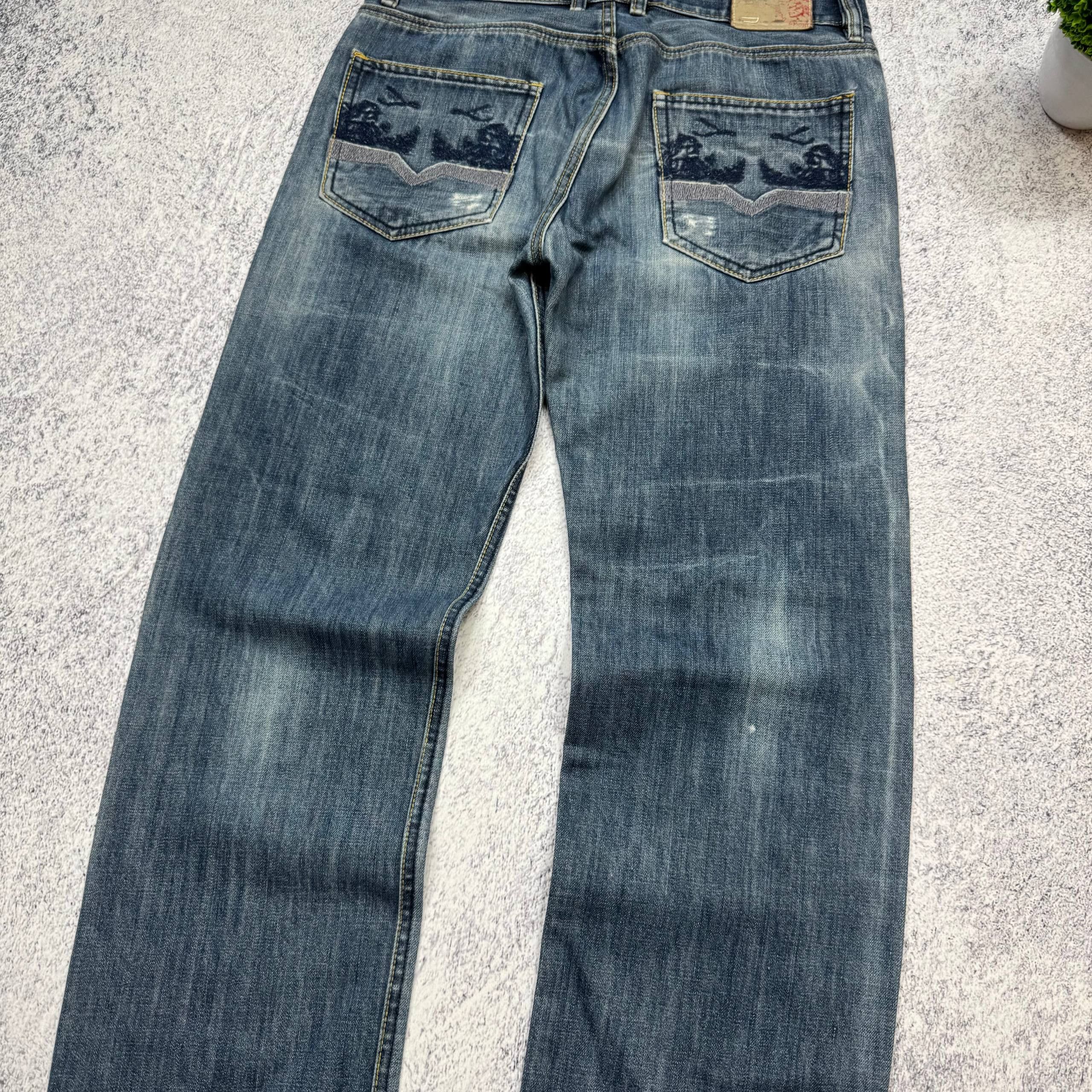Diesel Diesel Industry BaggyFaded Big Logo Denim Jeans Mens Size 34 Size US 34 / EU 50 - 12 Thumbnail