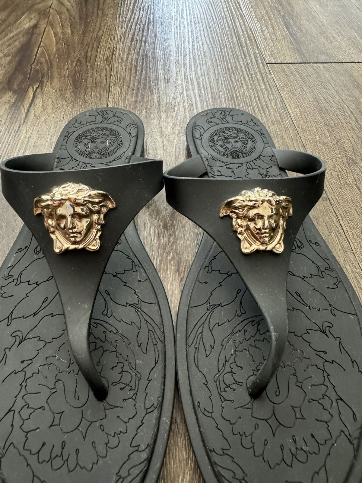 Versace Versace La Medusa Thong Slides Size US 7 / IT 37 - 6 Thumbnail
