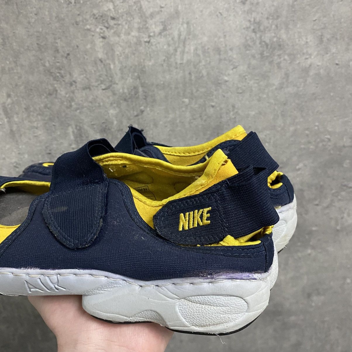 Nike Vintage Tabi Nike Rift Tabi Sneakers Margiella Vibe Size US 9 / EU 42 - 9 Thumbnail