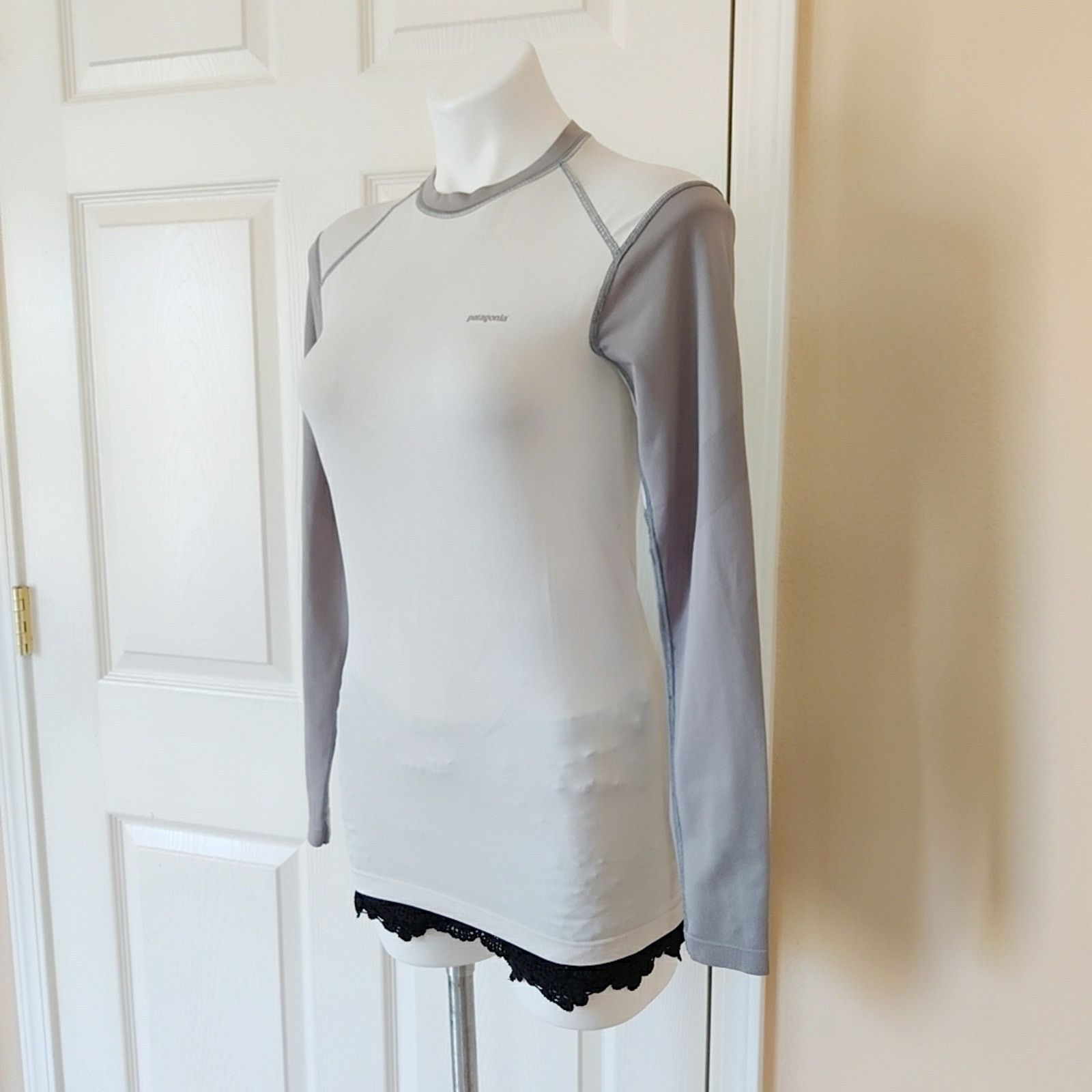 Patagonia Patagonia seamless long sleeve active top sz S Size S / US 4 / IT 40 - 3 Thumbnail
