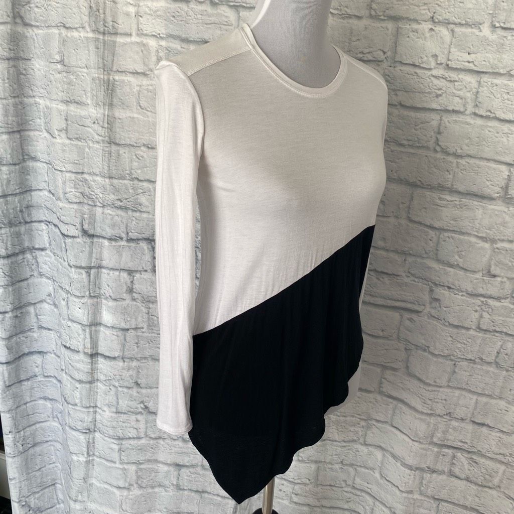Bcbgmaxazria BCBGMaxazria women XXS colorblock Longsleeve scoopneck asymm Size XXS / US 00 / IT 34 - 5 Thumbnail