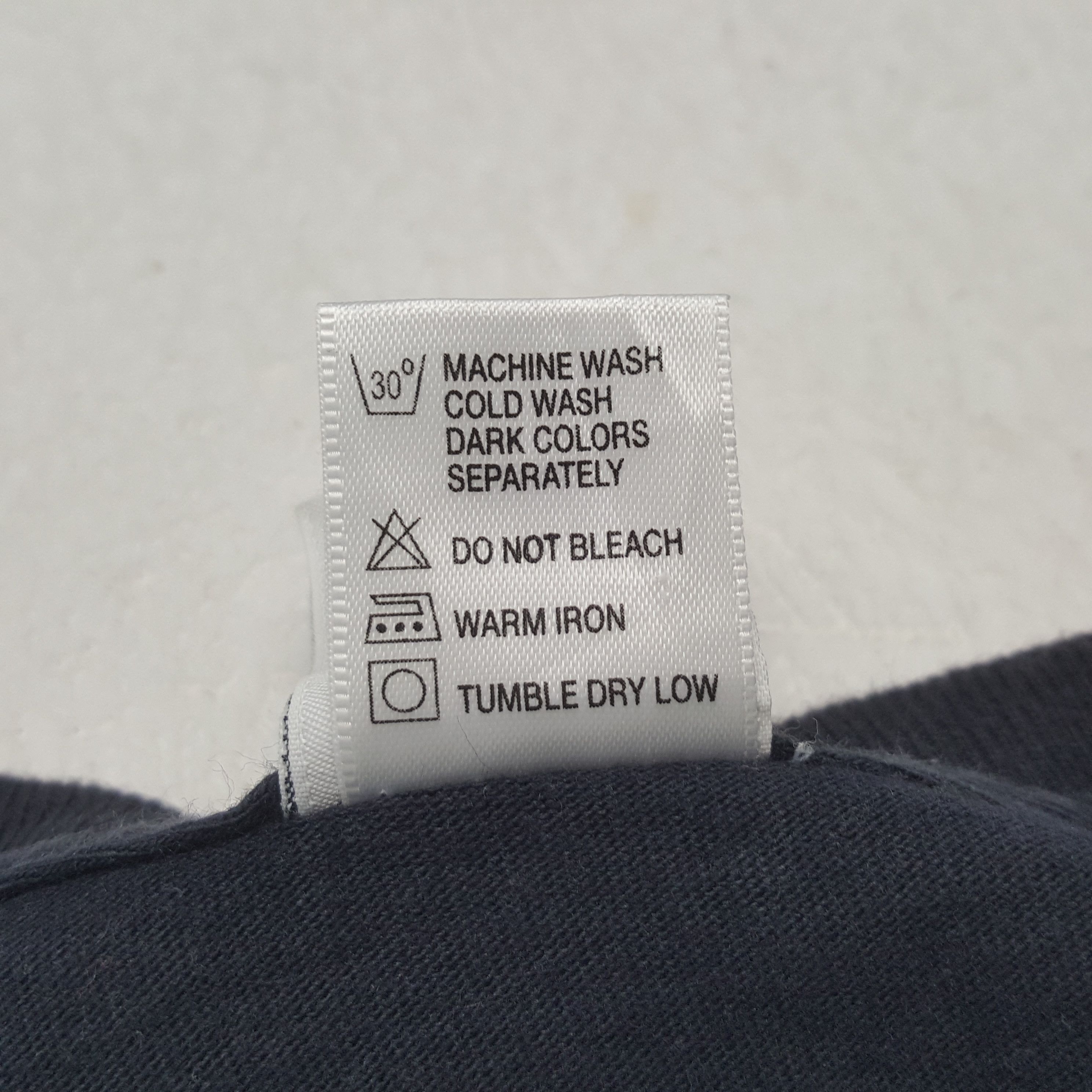 Armani Exchange × Vintage Vintage ARMANI EXCHANGE American Brand T-shirt C294N29 Size US M / EU 48-50 / 2 - 6 Thumbnail