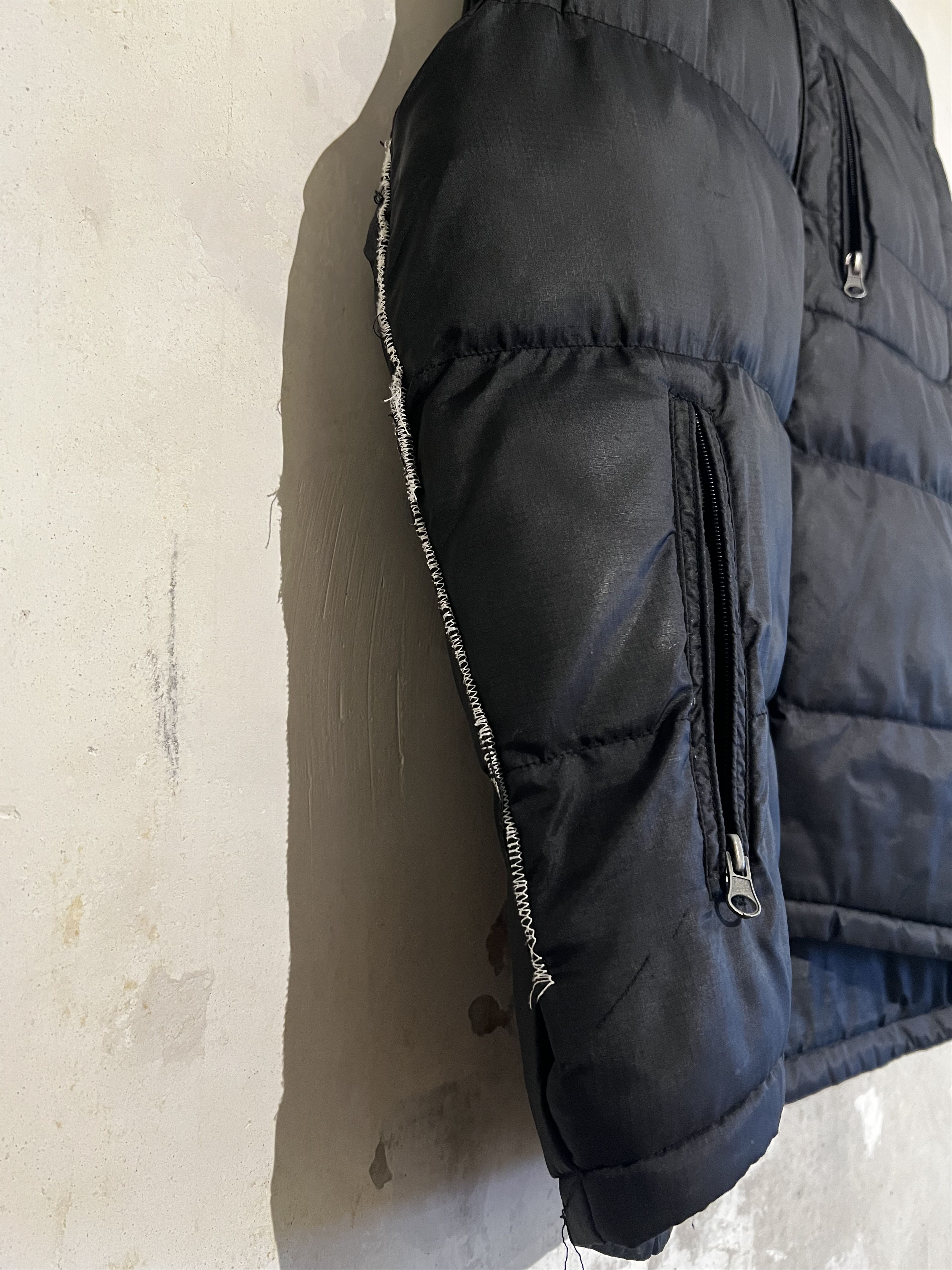 Vintage Black Puffer Gilet Vest Jacket Size US M / EU 48-50 / 2 - 4 Thumbnail