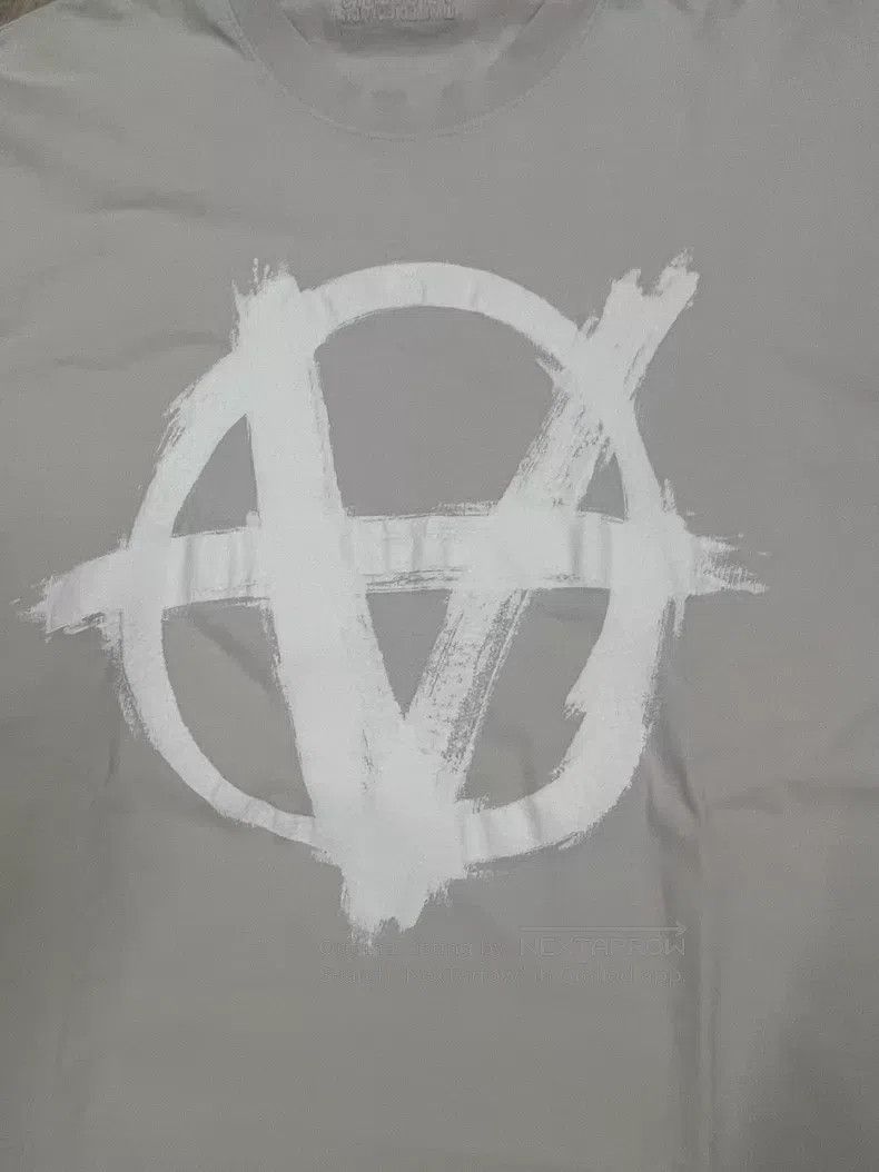 Vetements Vetements Short-sleeved T-shirt with Sanskrit Logo on the Size US L / EU 52-54 / 3 - 2 Thumbnail