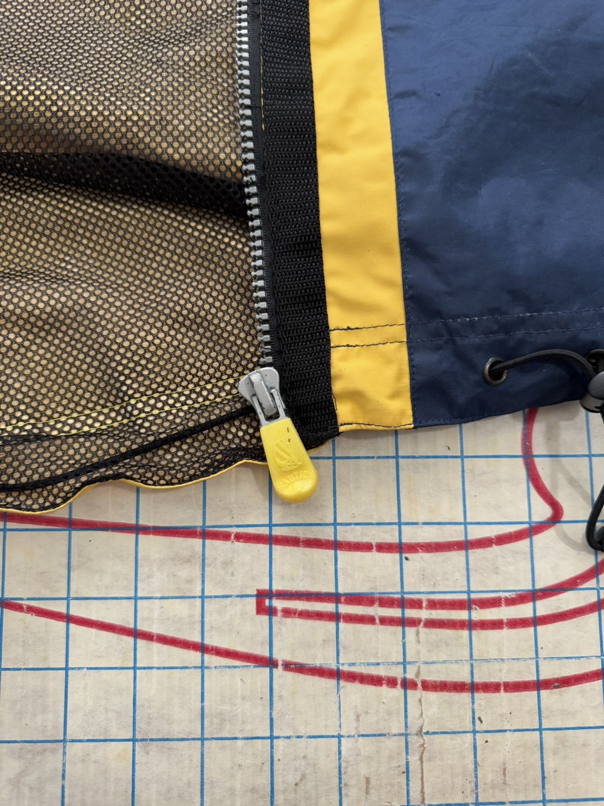Nautica × Vintage Vintage Nautica Competition Sailing Jacket Navy and Yellow Size US L / EU 52-54 / 3 - 12 Thumbnail