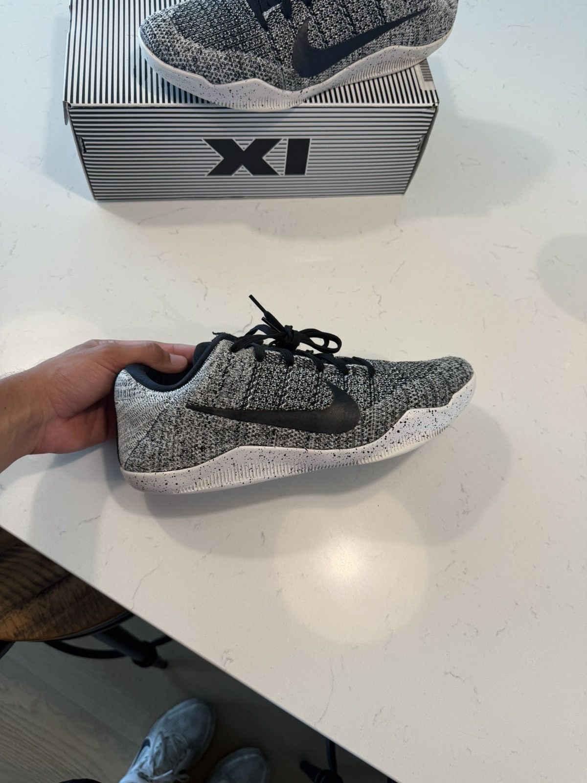 Nike Kobe 11 Low Oreo Size US 10.5 / EU 43-44 - 8 Thumbnail