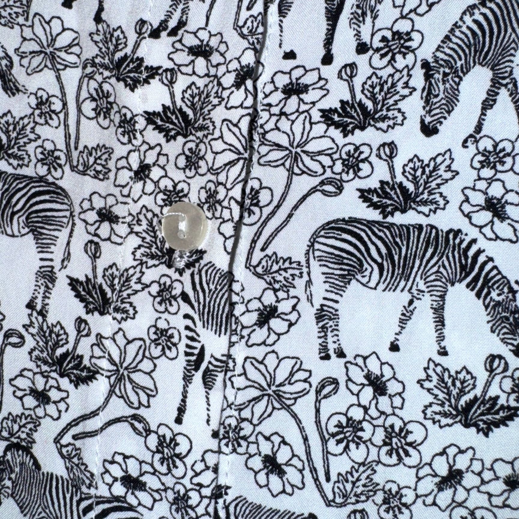 Polo Ralph Lauren Polo Ralph Lauren Shirt Button-Up Floral Zebra White Black Exotic Print M/L Short Sleeve Regular Fit Womens Size M / US 6-8 / IT 42-44 - 3 Thumbnail
