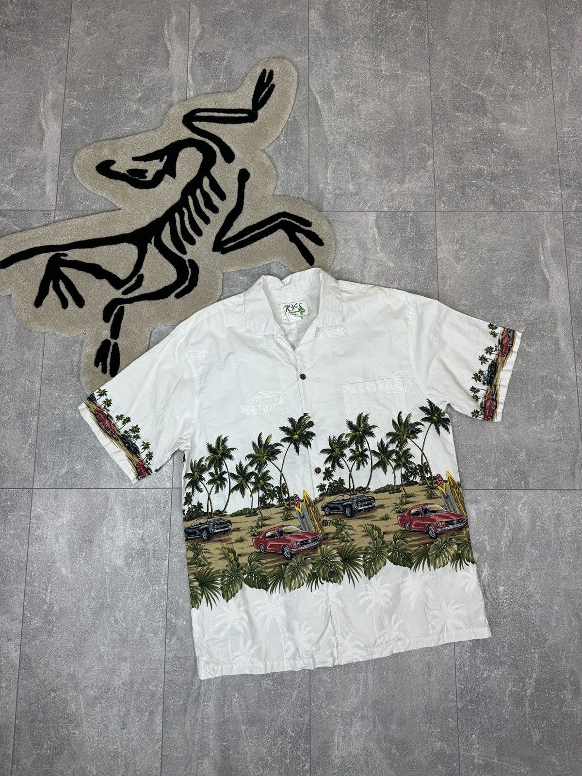 Vintage Mens Vintage Hawaiian Shirts crazy button up USA Size US L / EU 52-54 / 3 - 1 Thumbnail