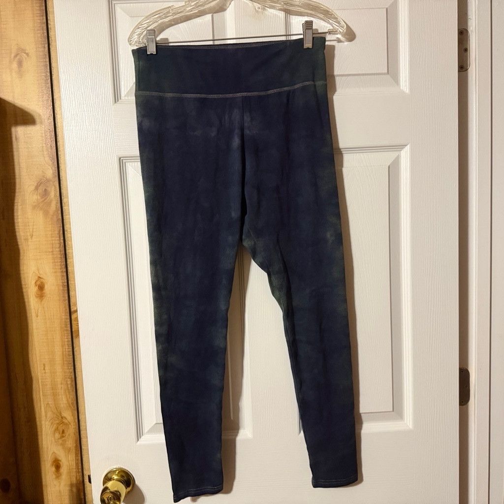 Target Basics Target Wild Fable High-Rise Tie-Dye Leggings - Size M Size 26" / US 2 / IT 38 - 1 Thumbnail