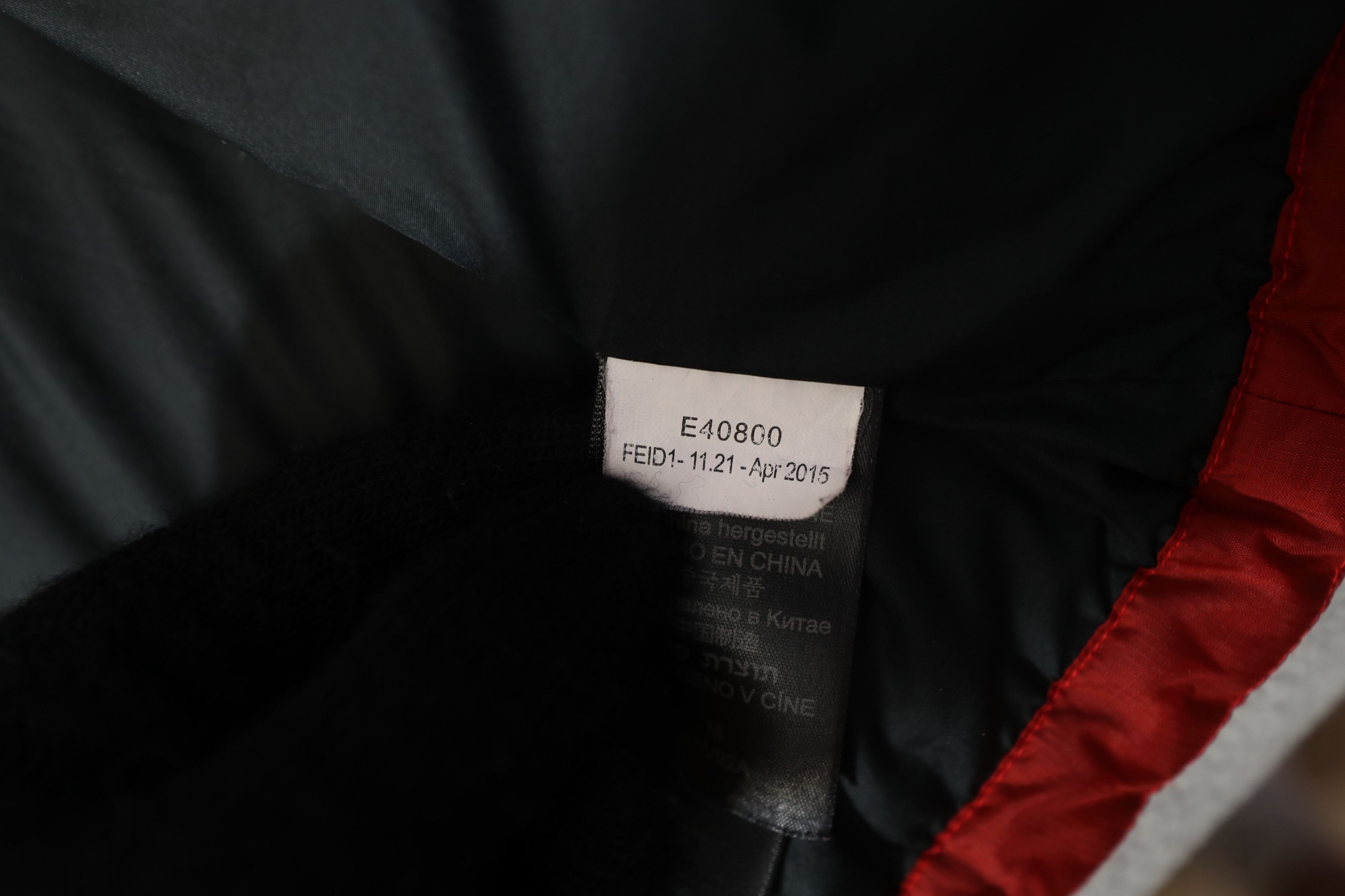 Marmot Marmot Mens Jacket Quilted Red Zip Pockets (L) Size US L / EU 52-54 / 3 - 14 Thumbnail