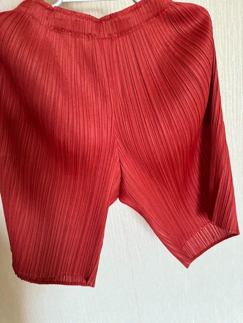 Issey Miyake issey miyake size:3 Red pleated shorts Size US 26 / EU 42 - 3 Thumbnail