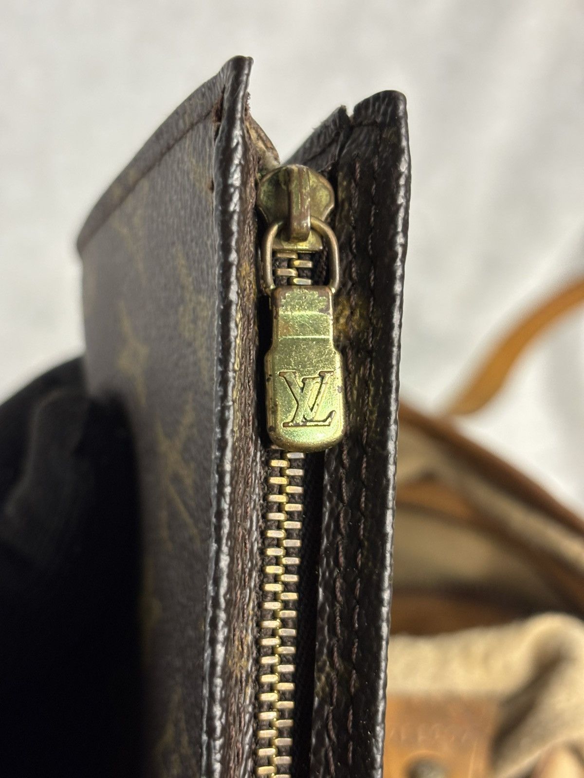 Louis Vuitton (Heavy Used) Louis Vuitton Bucket With Pouch Size ONE SIZE - 12 Thumbnail