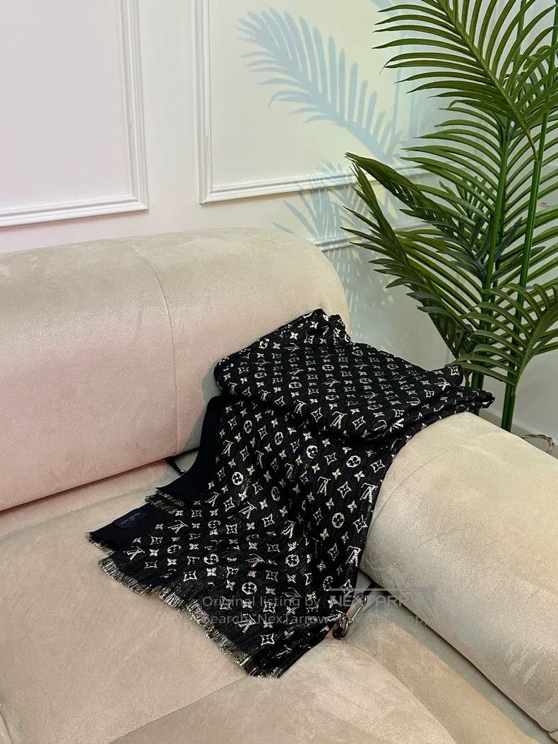 Louis Vuitton Louis Vuitton Gold silk presbyopic double shawl scarf Size ONE SIZE - 4 Thumbnail