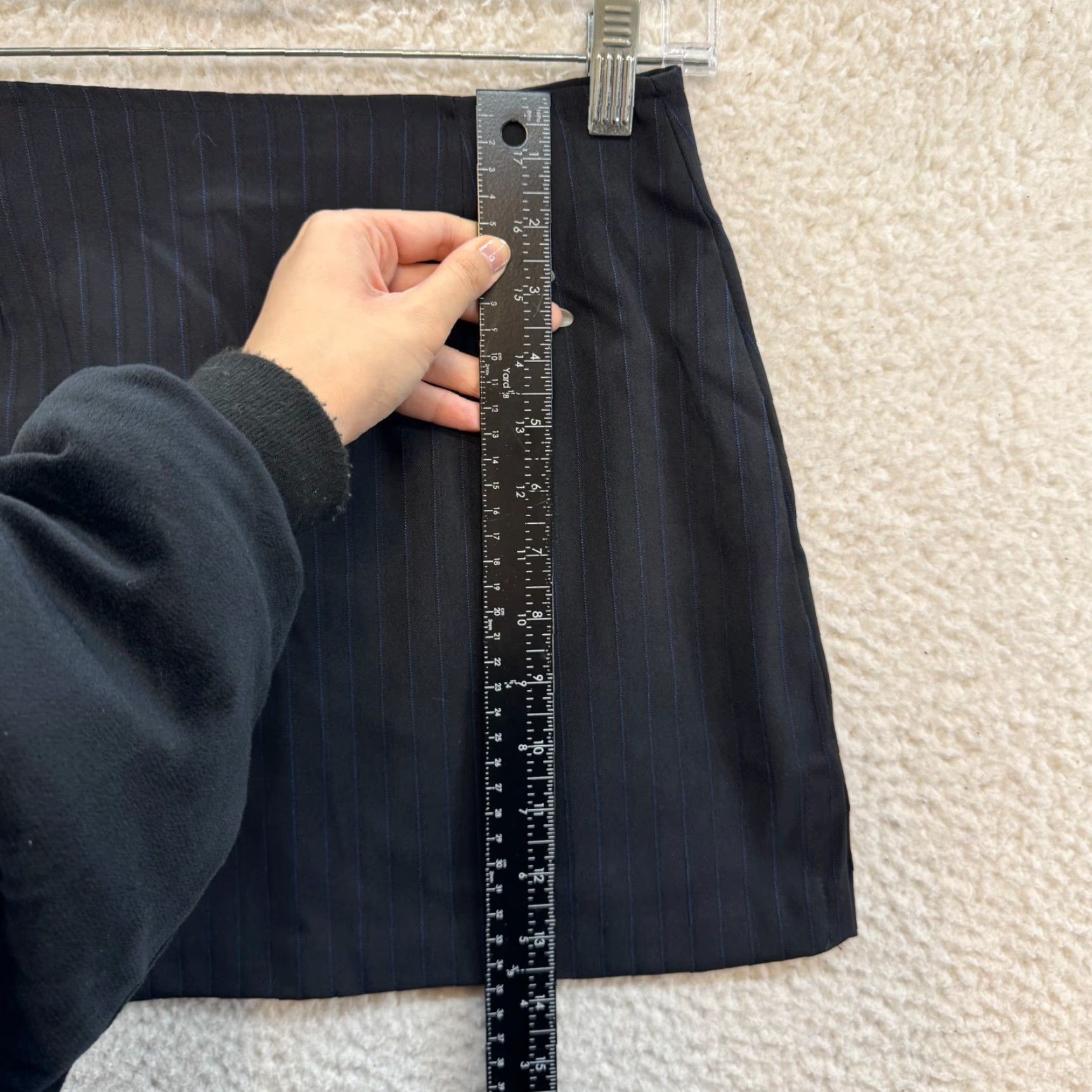 Vintage VINTAGE 90s Y2K Black Pinstripe Mini Skirt - Office Siren - Women 0/2, 24/25, Regular Size 26" / US 2 / IT 38 - 5 Thumbnail