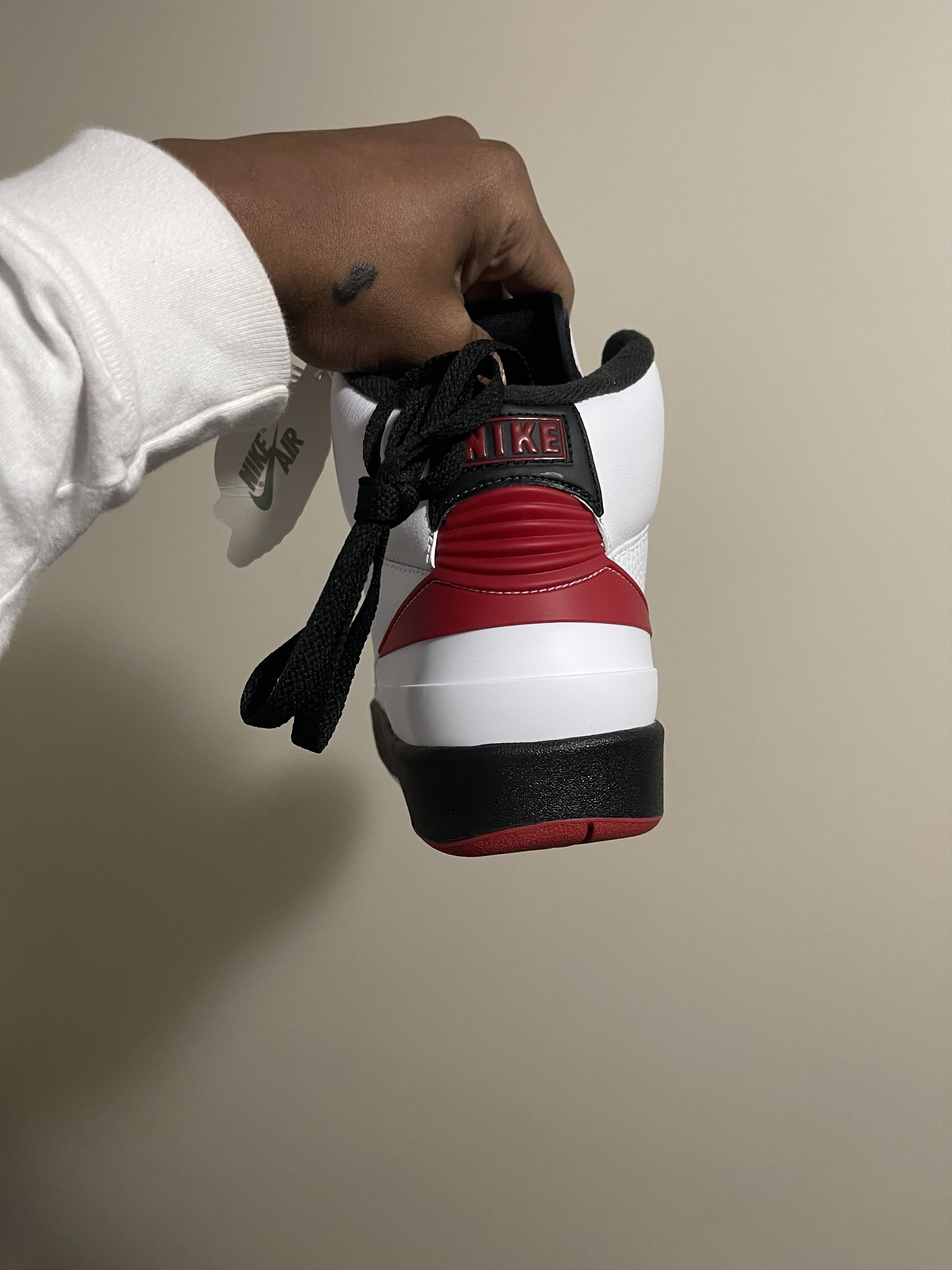 Jordan Brand Air Jordan Retro 2 Chicago Size US 9.5 / EU 42-43 - 7 Thumbnail