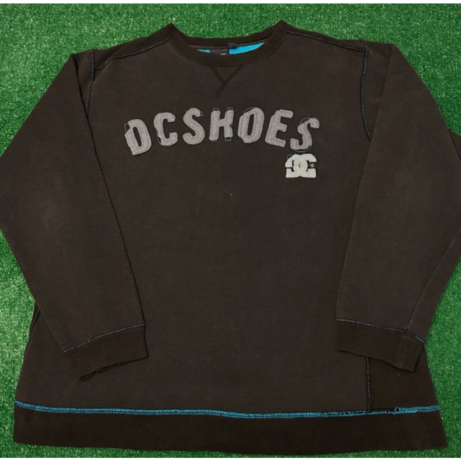 Vintage VINTAGE DC Shoes Skater VTG Crewneck Sweatshirt Mens Large Black Crew Neck 90s Y2K Punk Grunge Skate USA Size US L / EU 52-54 / 3 - 3 Thumbnail