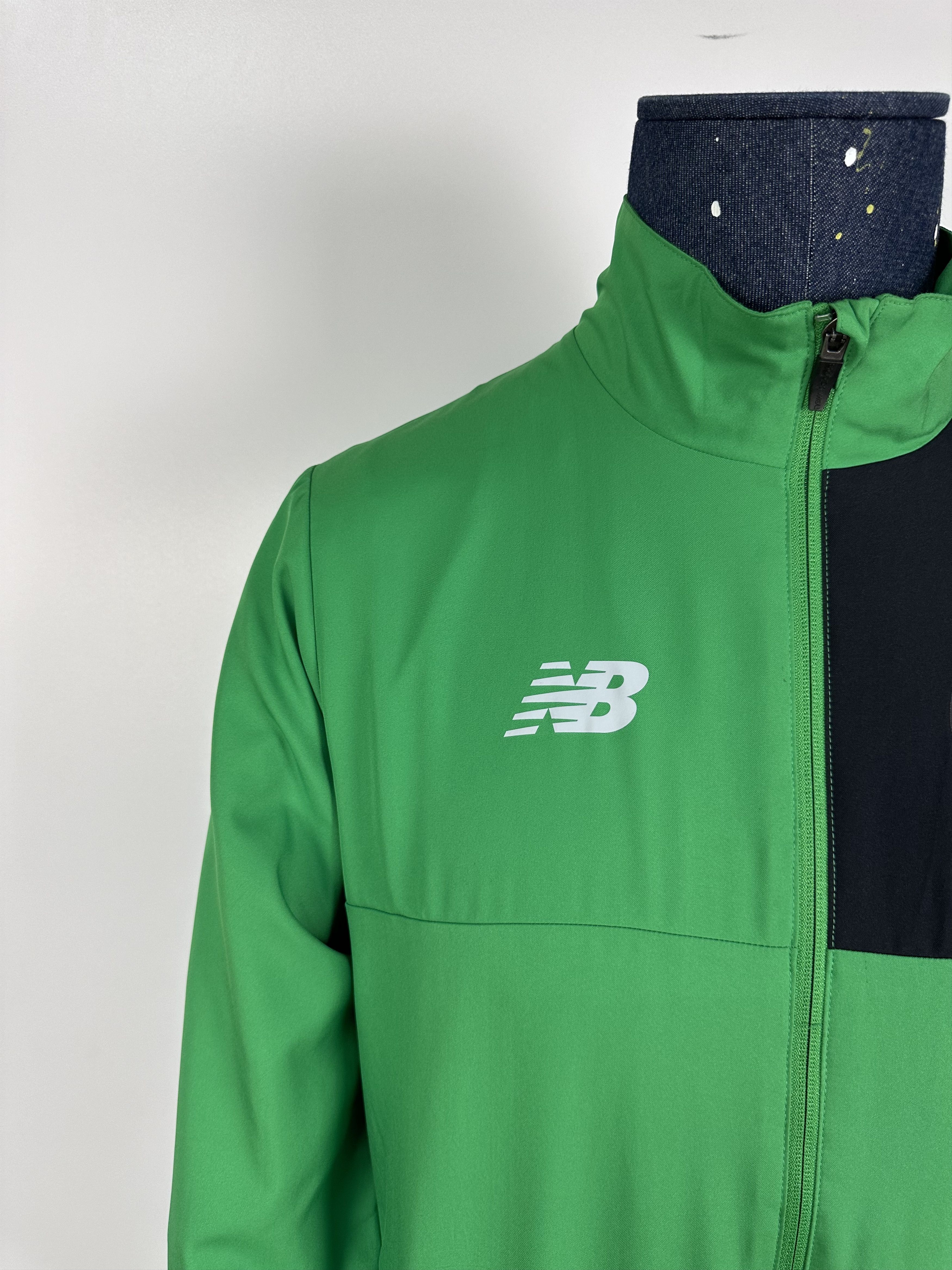 New Balance CELTIC 2015 2016 TRAINING FOOTBALL SOCCER TRACK TOP JACKET Size US M / EU 48-50 / 2 - 4 Thumbnail