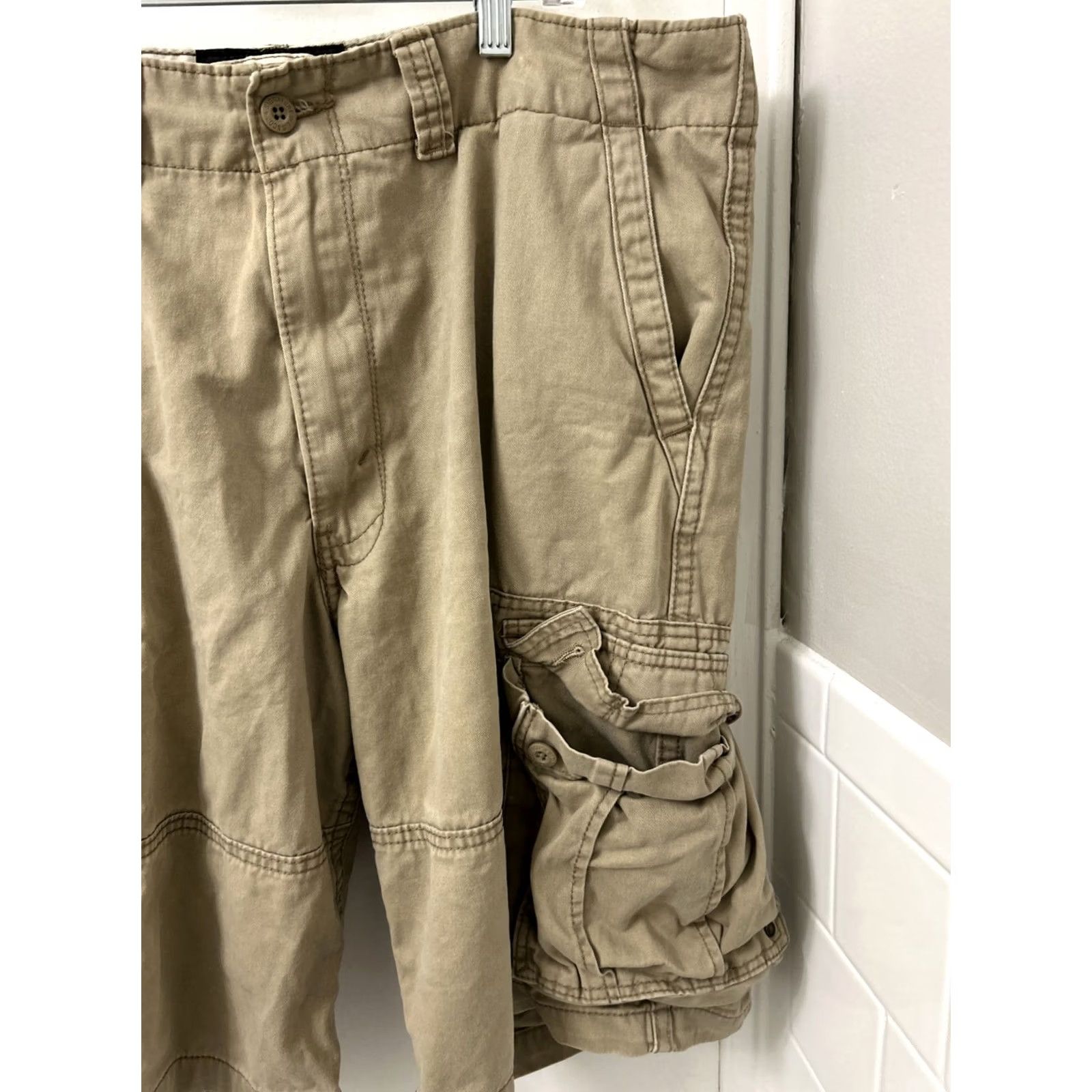 Levi's Levi's Cargo Shorts Mens 38 Brown Canvas Cotton Zip Flat Front Cargo Pocket Shorts Regular Fit Vintage No Size US 38 / EU 54 - 3 Thumbnail