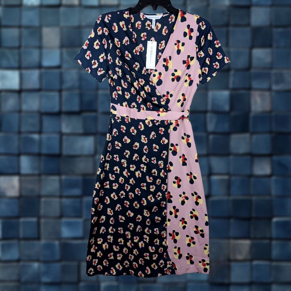 BCBGeneration BCBGeneration Dress Pink Floral Short Sleeve XS V-Neck Wrap A-Line Women's 100% Polyester Knee Length Size 26" / US 2 / IT 38 - 1 Thumbnail