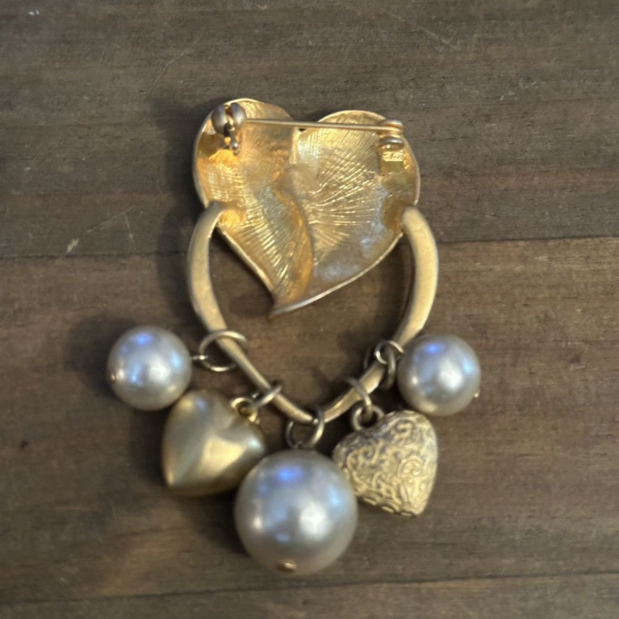 Vintage Vintage heart with pearls and hearts charms brooch Size ONE SIZE - 2 Thumbnail